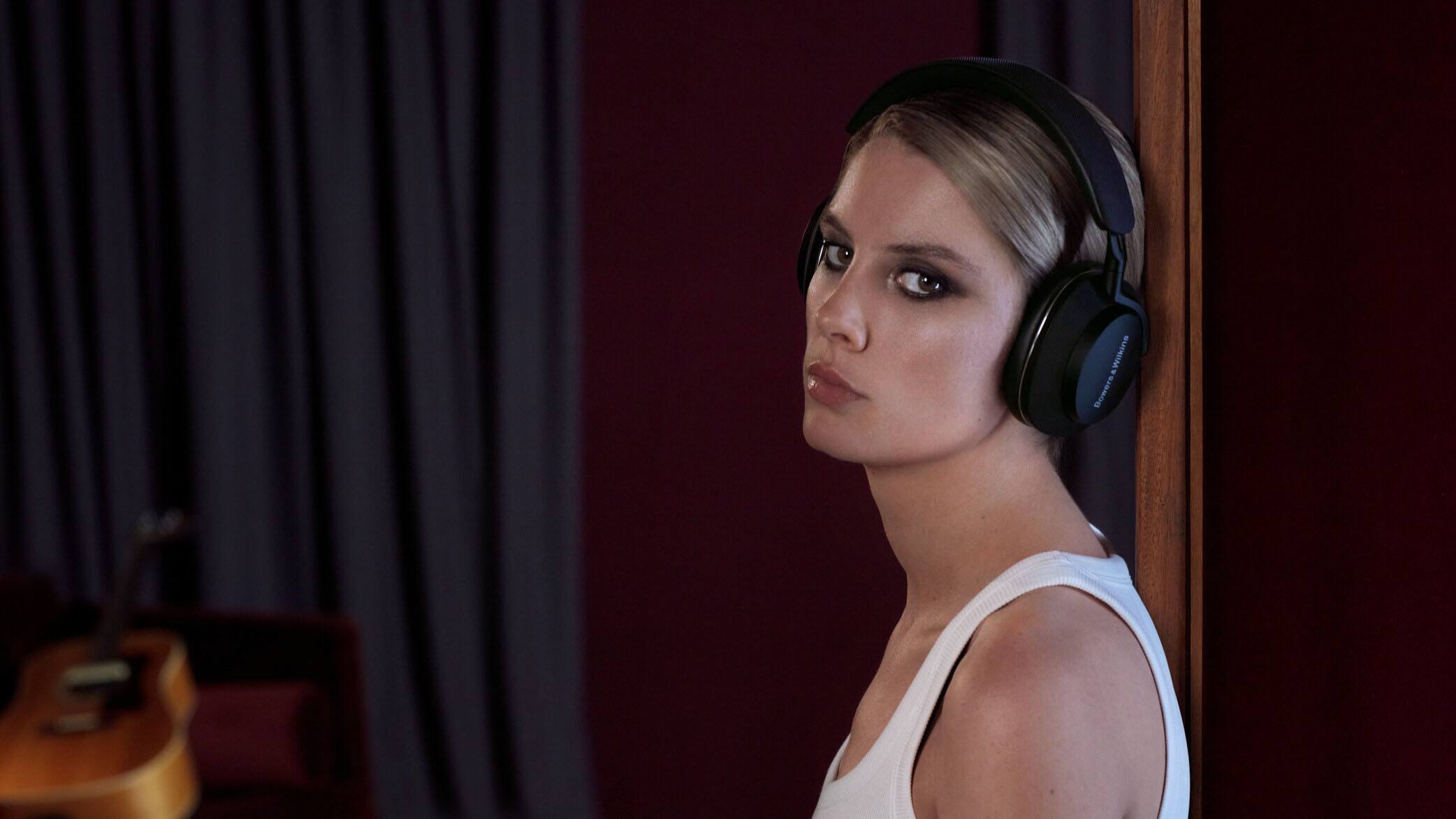 Alt View 15. Bowers & Wilkins - Px7 S2 Wireless Active Noise Cancelling Over Ear Headphones - Black.