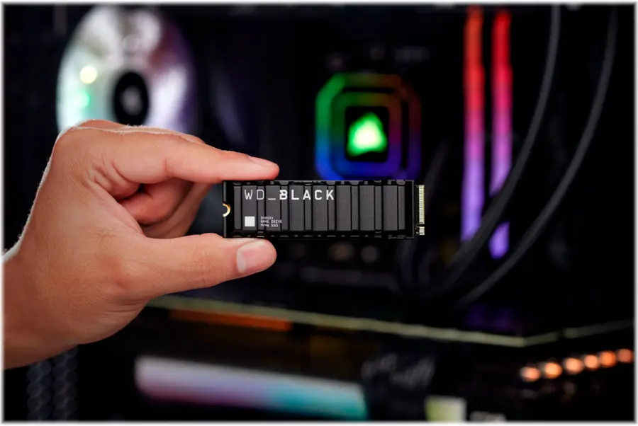 Alt View 14. WD - SN850X 2TB Internal SSD PCIe Gen 4 x4 NVMe with Heatsink for PS5 and Desktops - Black.