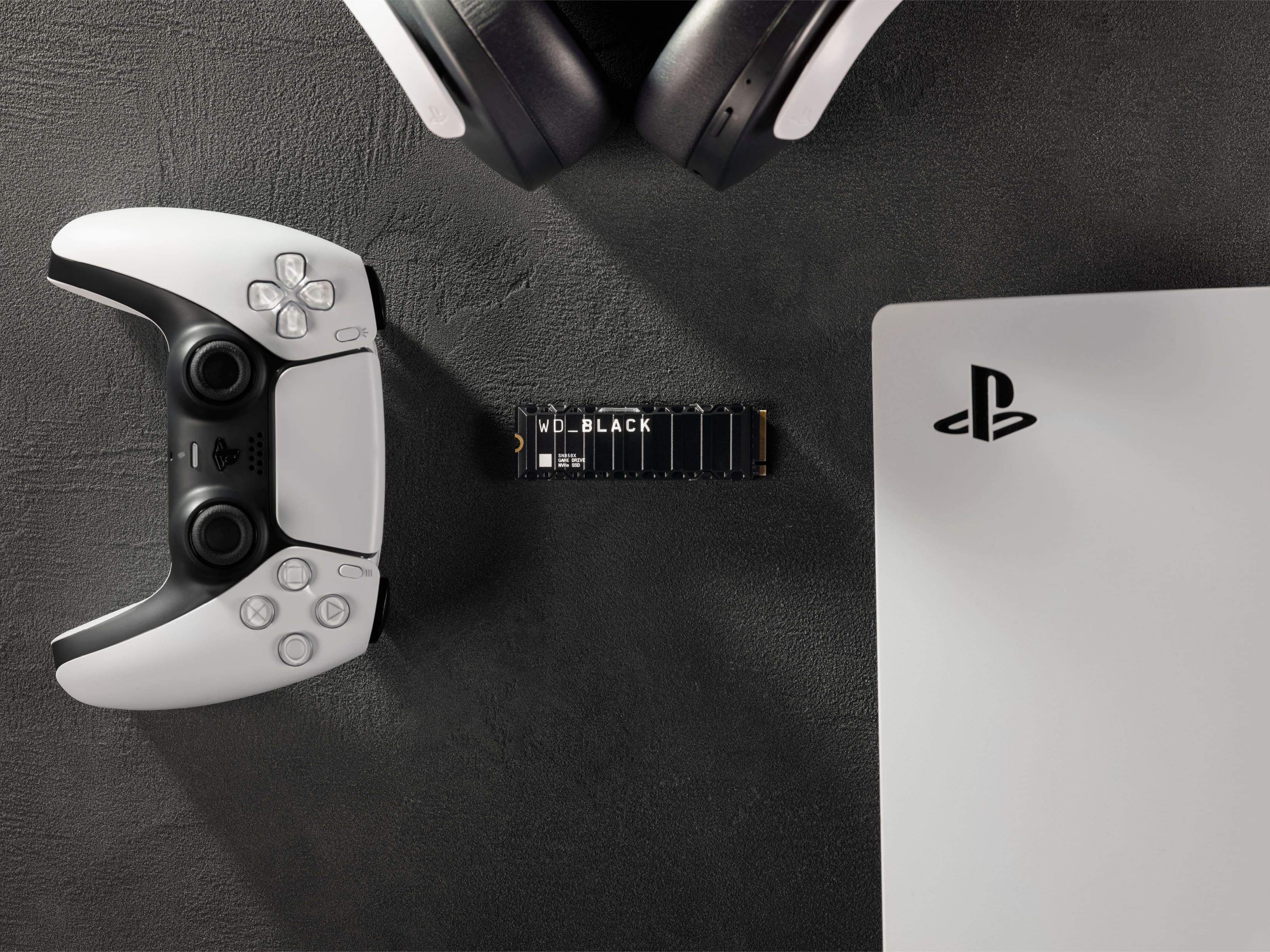 Alt View 17. WD - SN850X 2TB Internal SSD PCIe Gen 4 x4 NVMe with Heatsink for PS5 and Desktops - Black.