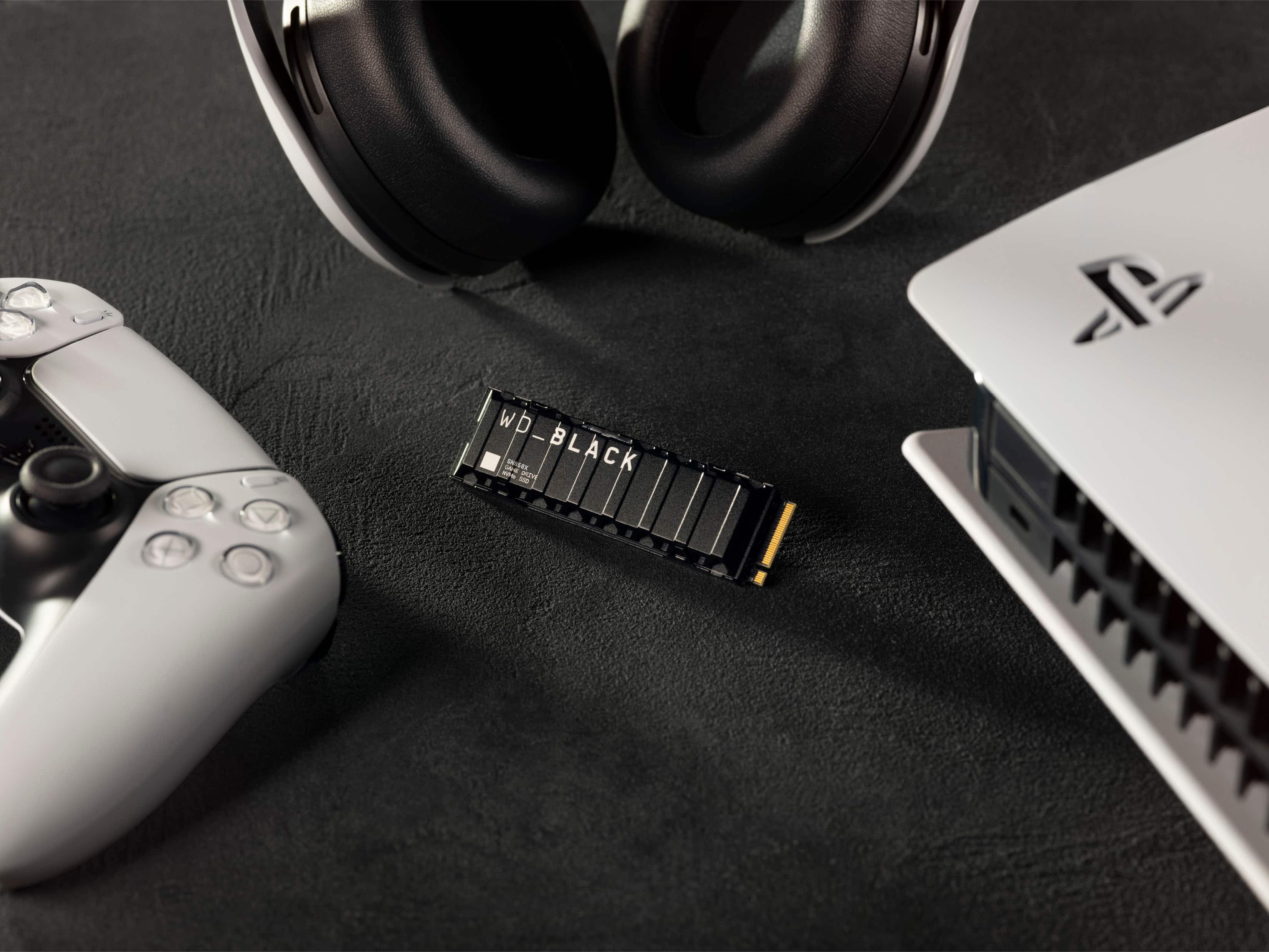 Alt View 19. WD - SN850X 2TB Internal SSD PCIe Gen 4 x4 NVMe with Heatsink for PS5 and Desktops - Black.