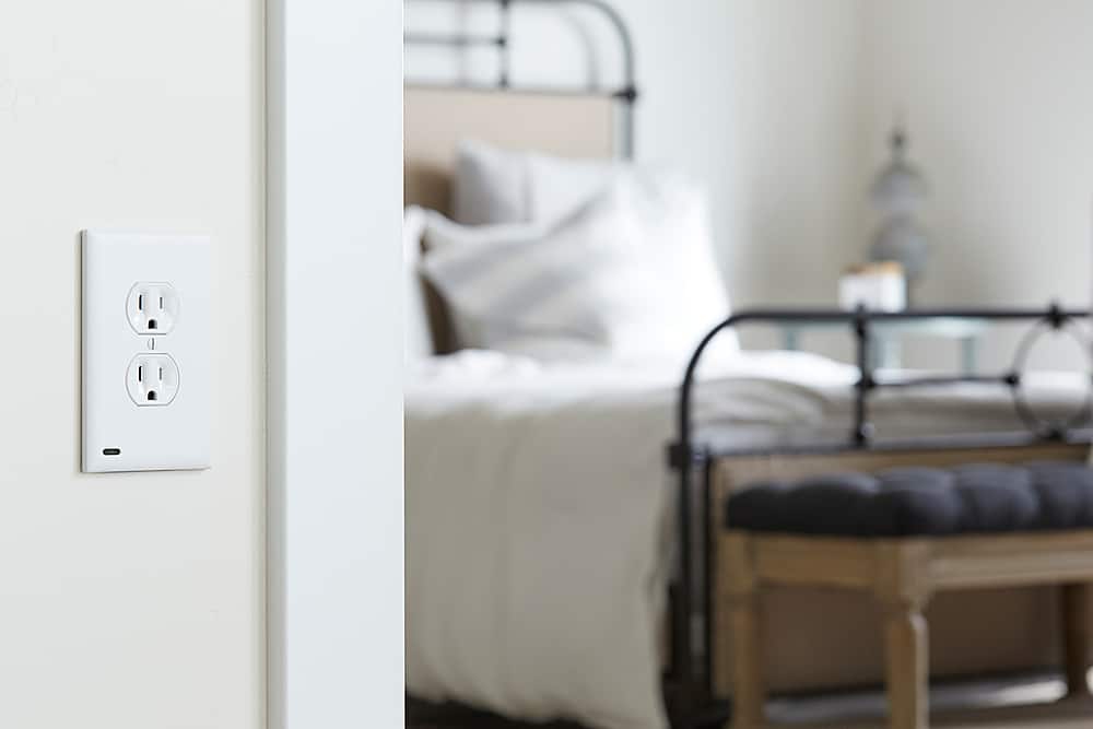 Alt View 12. SnapPower - GuideLight 2Plus Duplex Outlet Wall Plate - White.