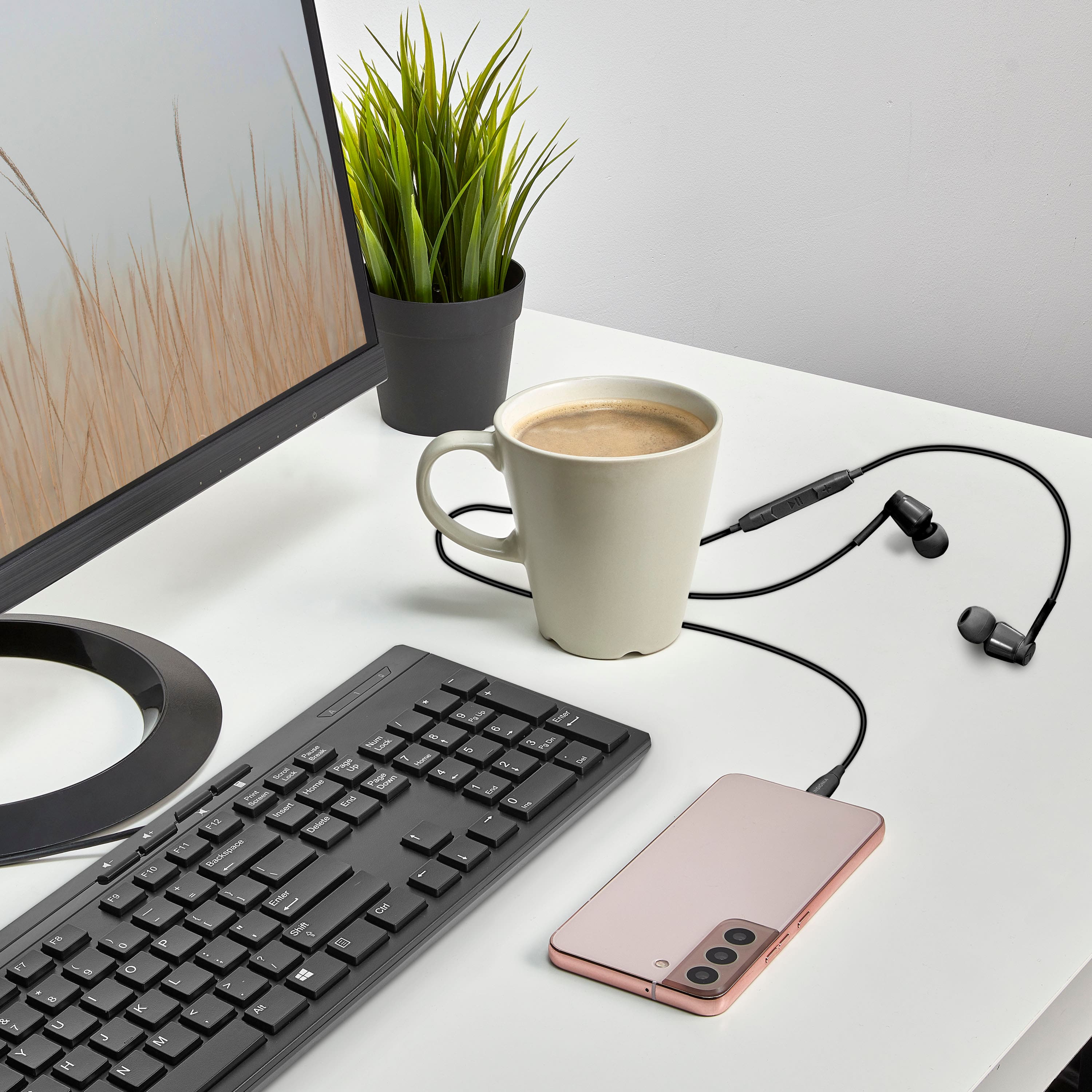 Alt View 16. Insignia™ - USB-C Wired Earbud Headphone - Black.