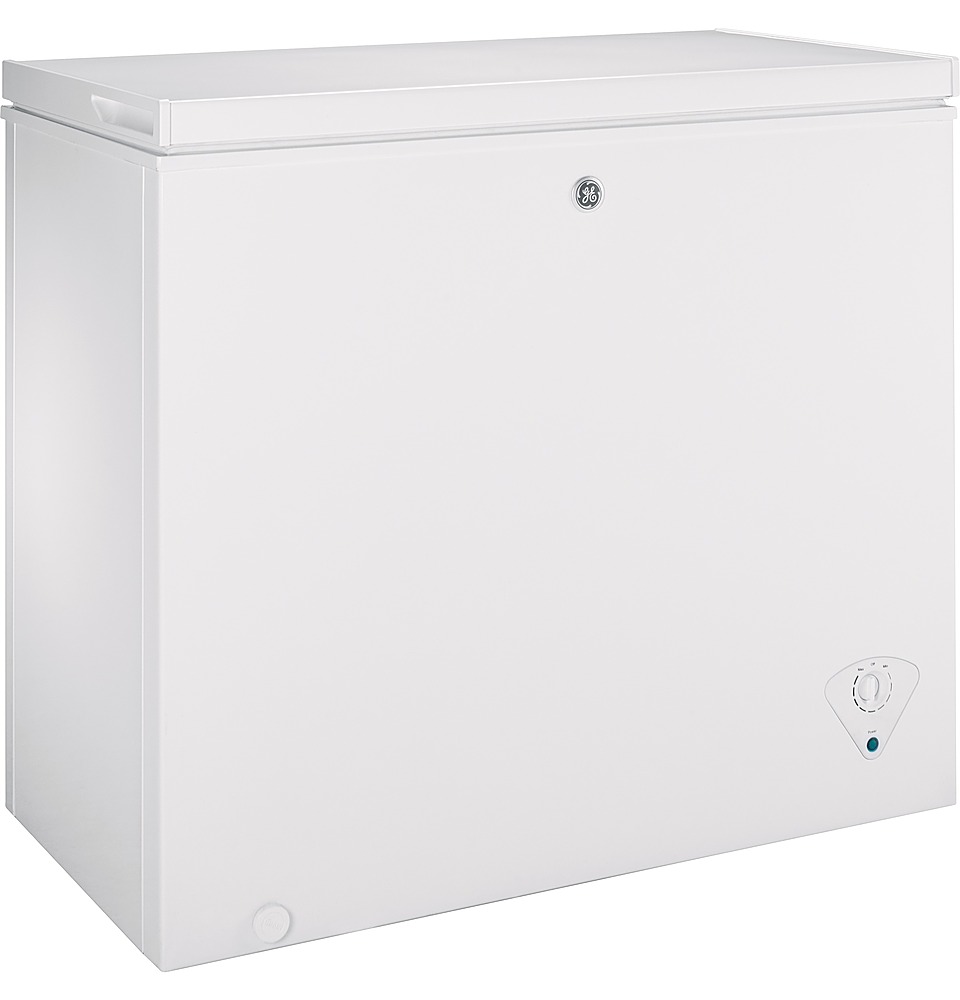 Angle View: GE - 7.0 Cu. Ft. Garage-Ready Chest Freezer - White