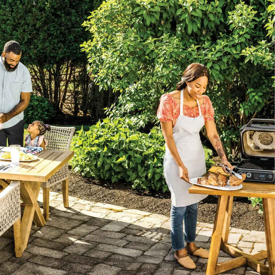 Alt View 20. Ninja - Woodfire Outdoor Grill & Smoker, 7-in-1 Master Grill, BBQ Smoker, & Outdoor Air Fryer with Woodfire Technology - Grey.