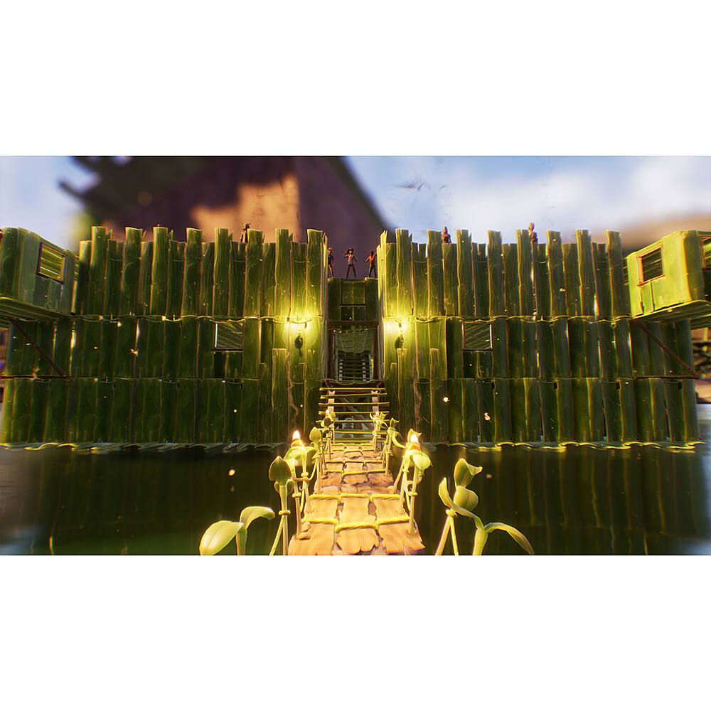 Alt View 17. Microsoft - Grounded.