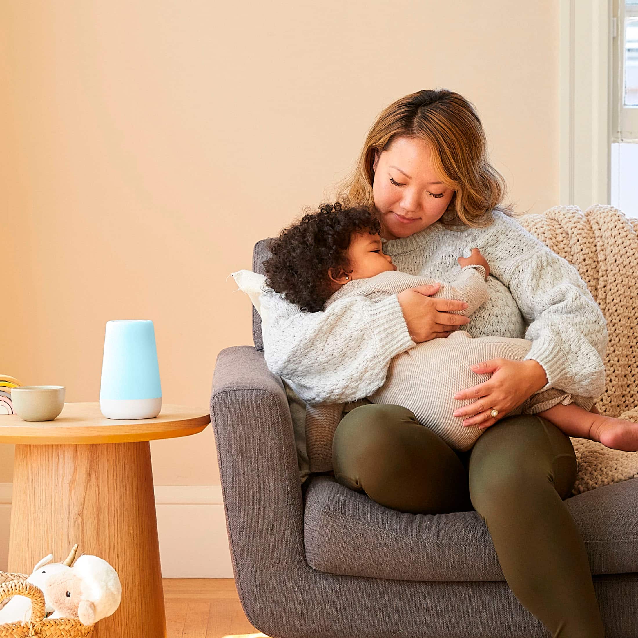 Alt View 12. Hatch - Rest+ 2nd Gen All-in-one Sleep Assistant, Nightlight & Sound Machine with Back-up Battery - White.