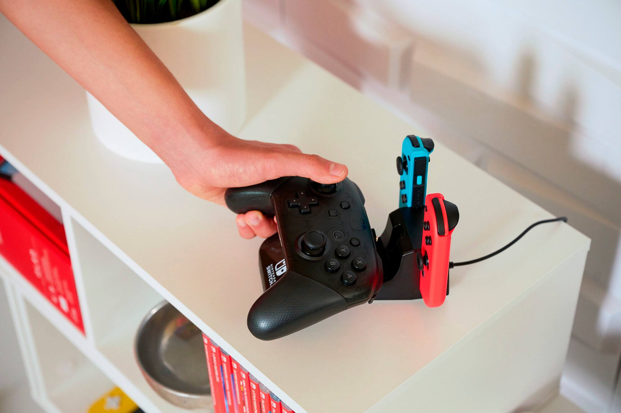 Alt View 23. PowerA - Controller Charging Base for Nintendo Switch (Joy-Con + Wireless) - Black.