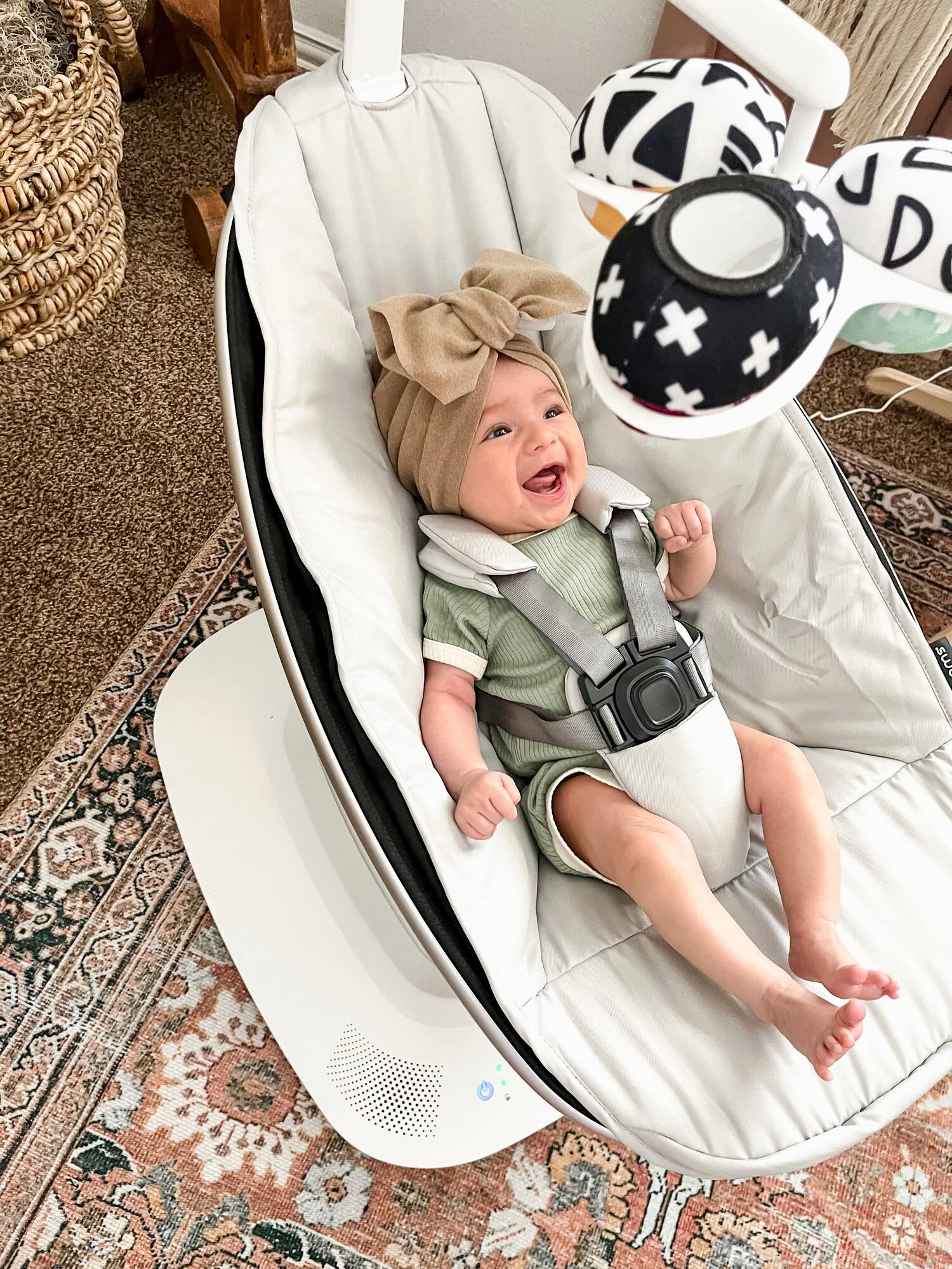 Save on 4moms – MamaRoo Multi-Motion Baby Swing – Grey @ BestBuy Save on 4moms – MamaRoo Multi-Motion Baby Swing – Grey @ BestBuy