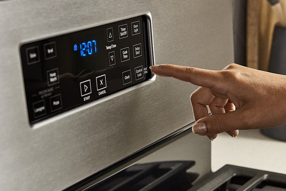 Sear and boil quickly with SpeedHeat Burners.