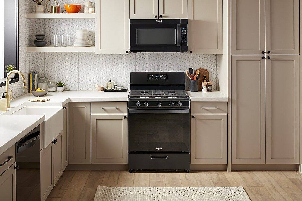 Get more flexibility with grates that extend across the cooktop.