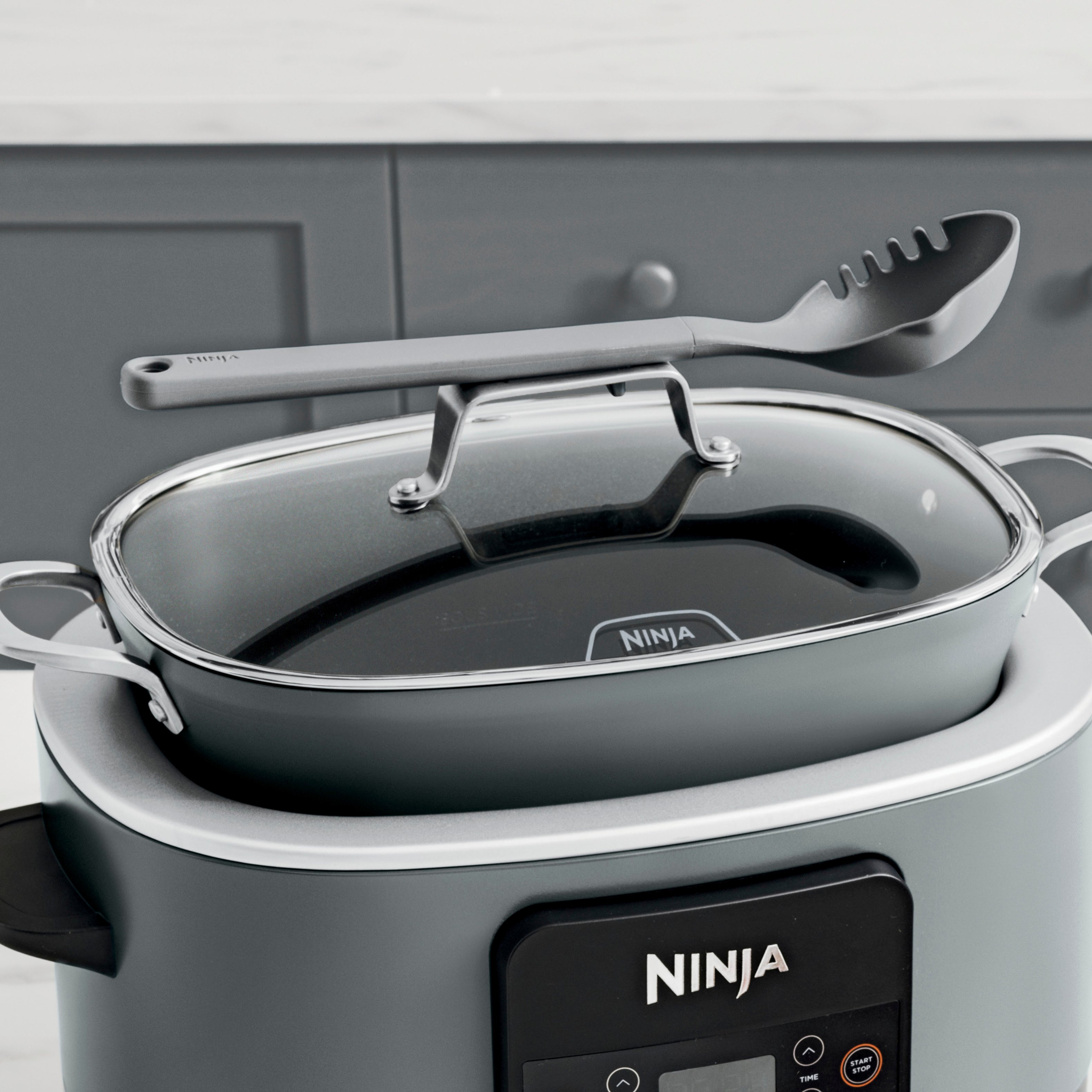Ninja MC1010 Foodi PossibleCooker PLUS - Sous Vide & Proof 6-in-1  Multi-Cooker, with 8.5 Quarts, Slow Cooker, Dutch Oven & More, Glass Lid 