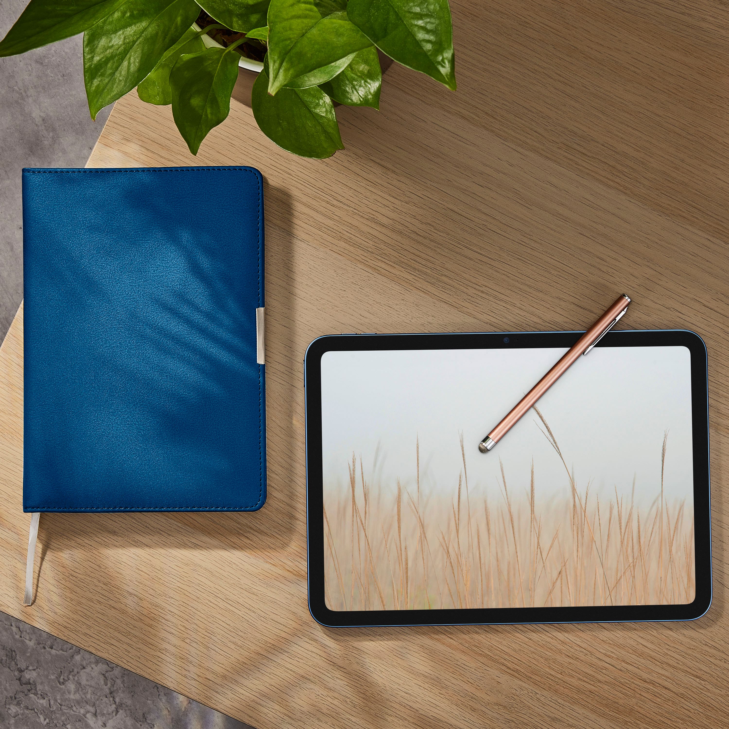 Alt View 16. Insignia™ - Slim Stylus for Smartphones, Tablets and More - Rose Gold.