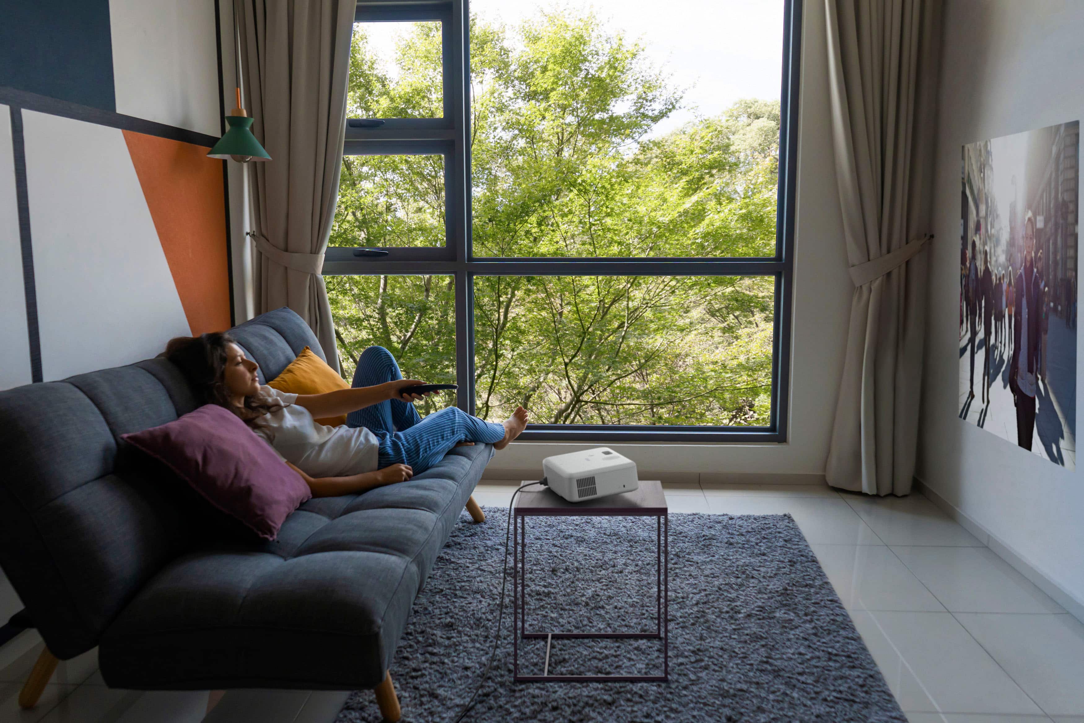 Alt View 16. Epson - EpiqVision Flex CO-FH02 Full HD 1080p Smart Streaming Portable Projector, 3-Chip 3LCD, Android TV, Bluetooth - White.