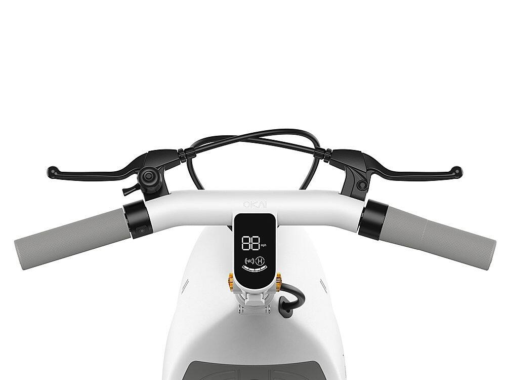 Angle View: OKAI - Ceetle Pro Electric Scooter with Foldable Seat w/35 Miles Operating Range & 15.5mph Max Speed - White