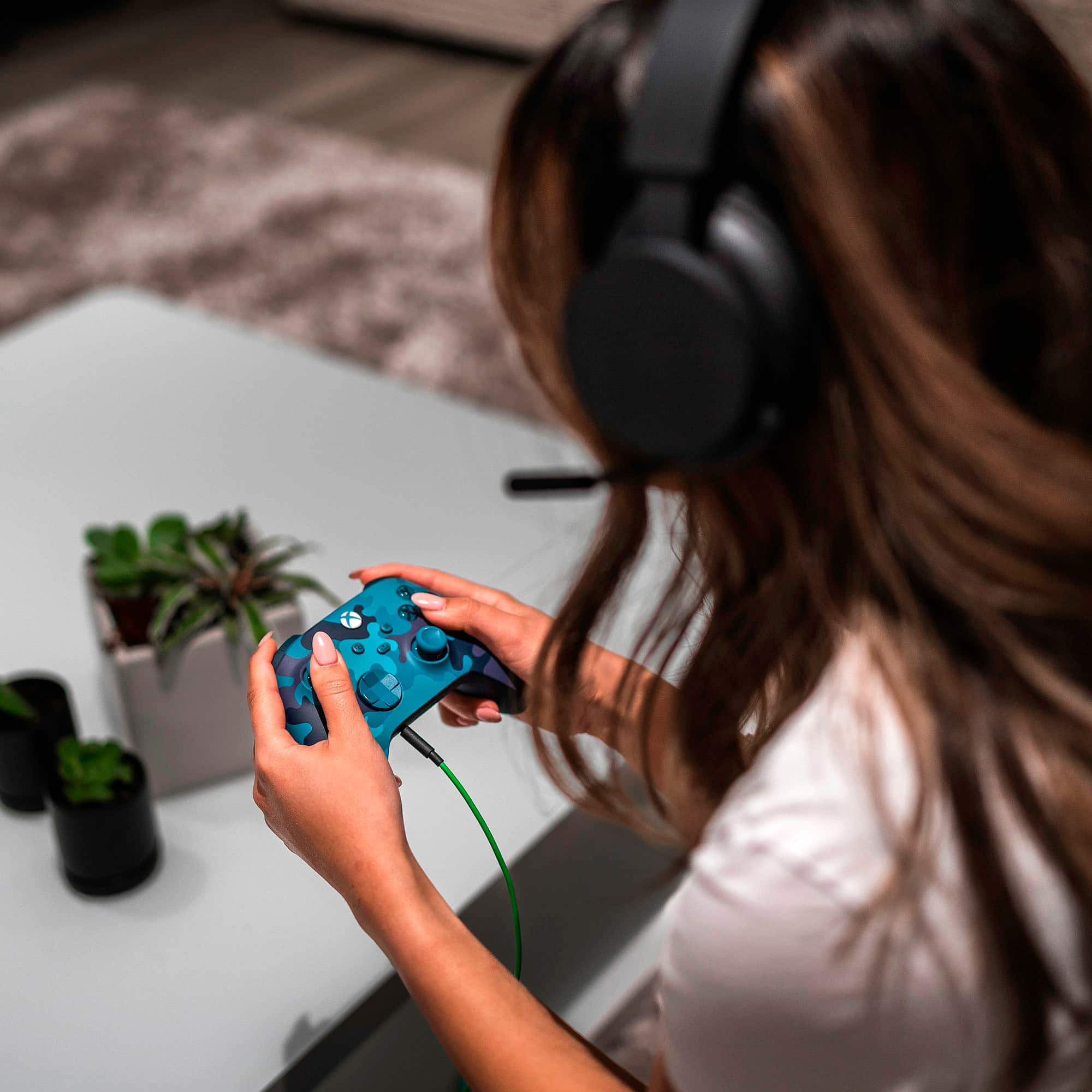 Alt View 14. Microsoft - Xbox Wireless Controller for Xbox Series X, Xbox Series S, Xbox One, Windows Devices - Mineral Camo Special Edition.