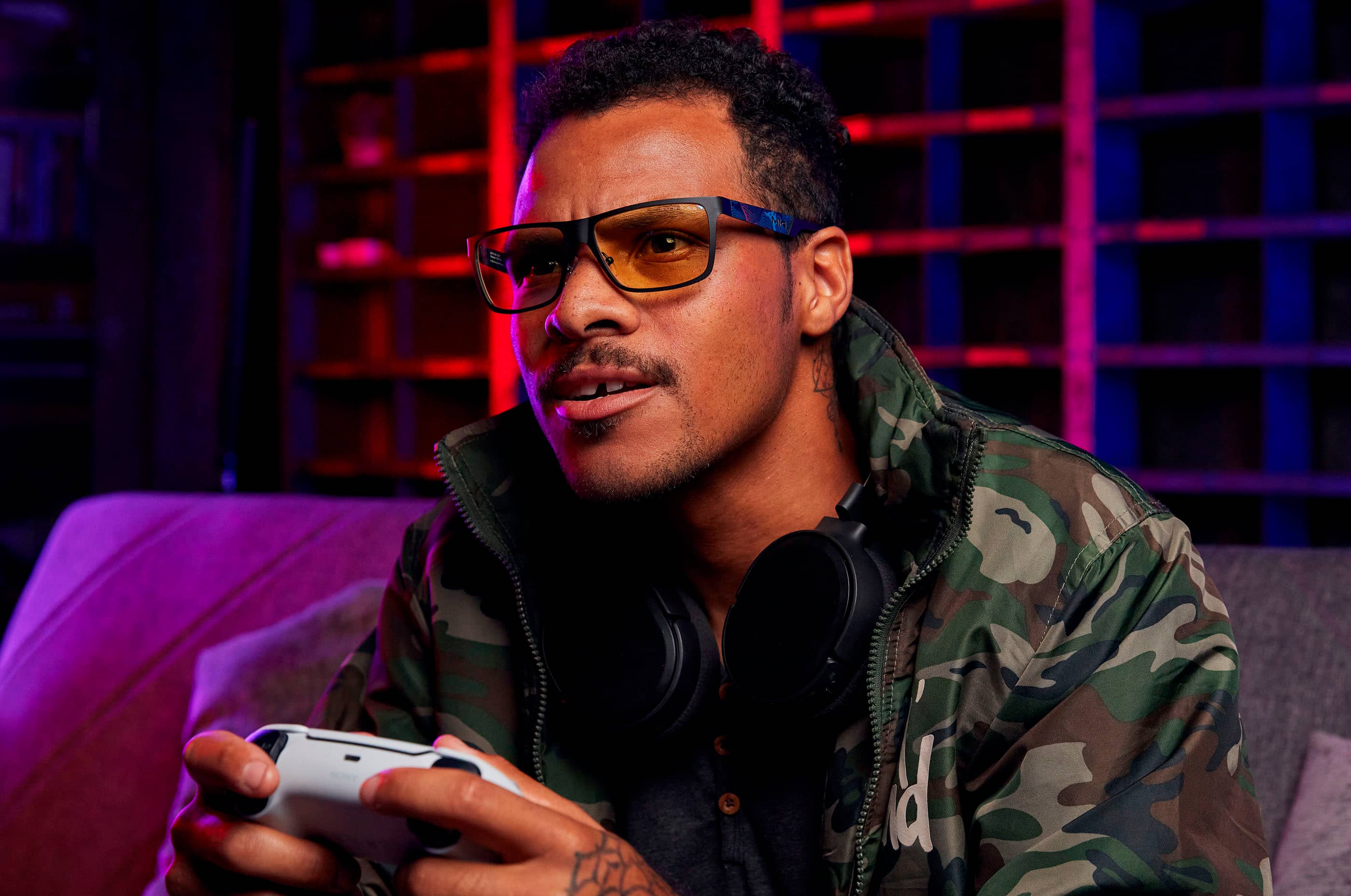 Alt View 13. GUNNAR - Blue Light Gaming & Computer Glasses - Call of Duty - Onyx.