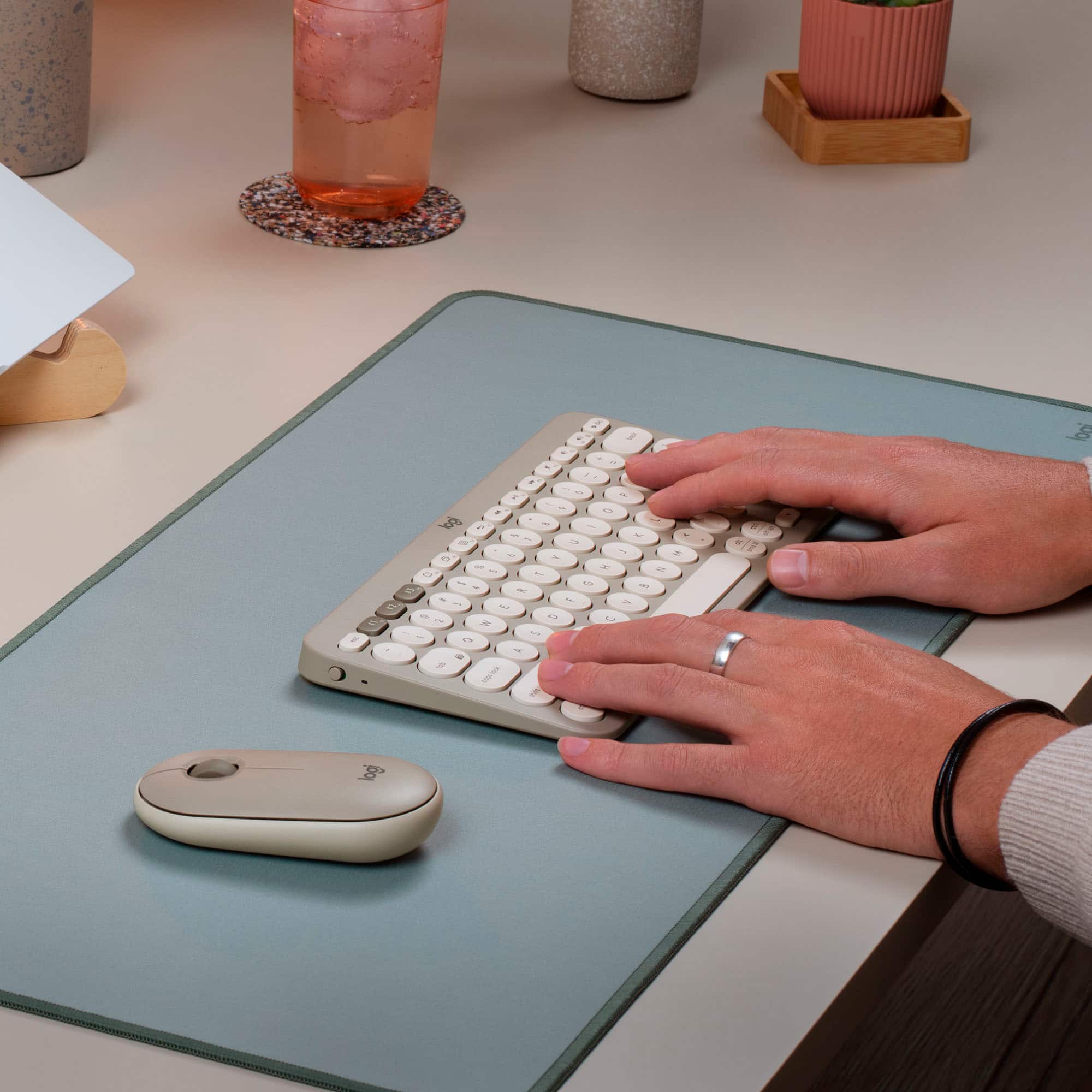 1 - 1 - I - - - - 2 . - - - - - - 2 a bg 2 - - - - - - - . - - i1 - I - - - - . - -. - ... - - - 1 - - - D -. - - - a . - . - - - - - - e 7 f F - - . F sg log