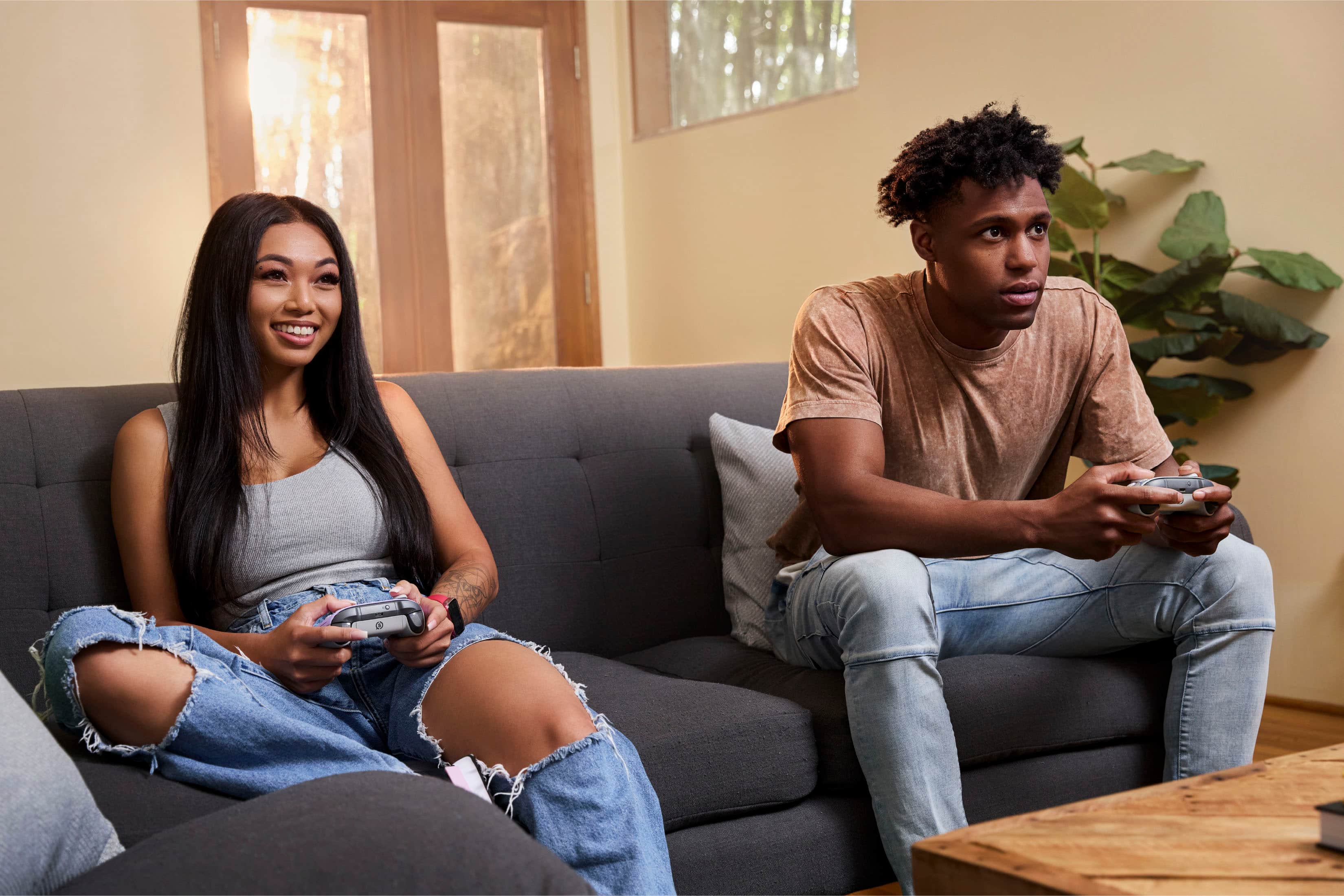 Alt View 12. SCUF - Instinct Pro Wireless Performance Controller for Xbox Series X|S, Xbox One, PC, and Mobile - White.