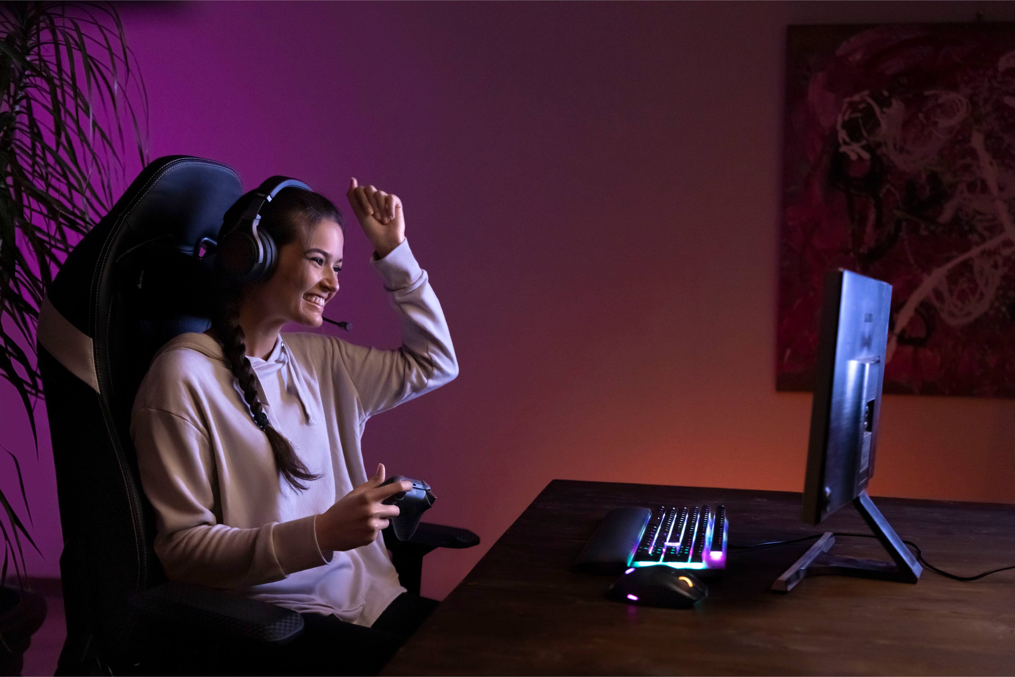 Alt View 13. SCUF - Instinct Pro Wireless Performance Controller for Xbox Series X|S, Xbox One, PC, and Mobile - White.