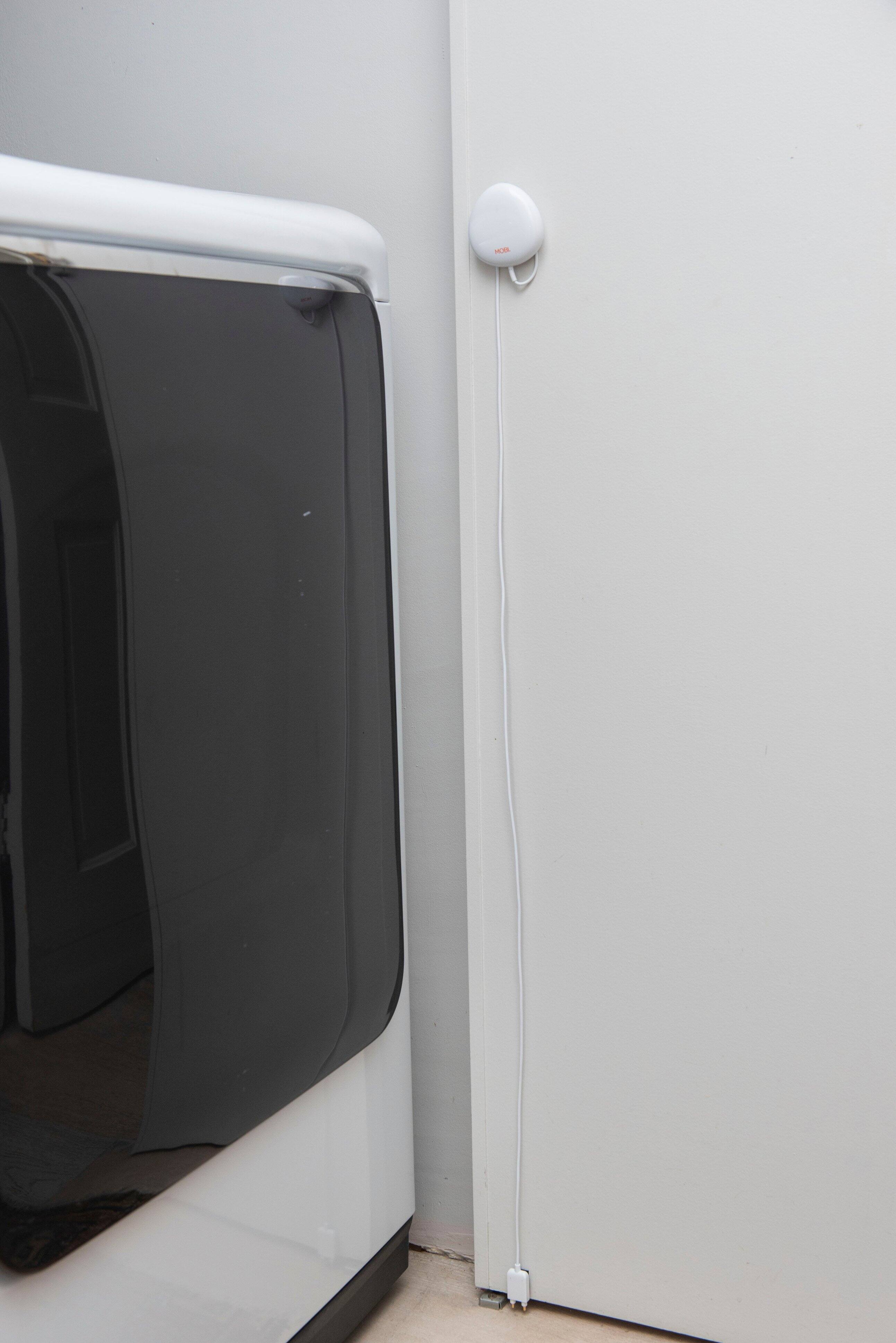 Alt View 12. MOBI - Smart WIFI Water Leak Sensor - White.