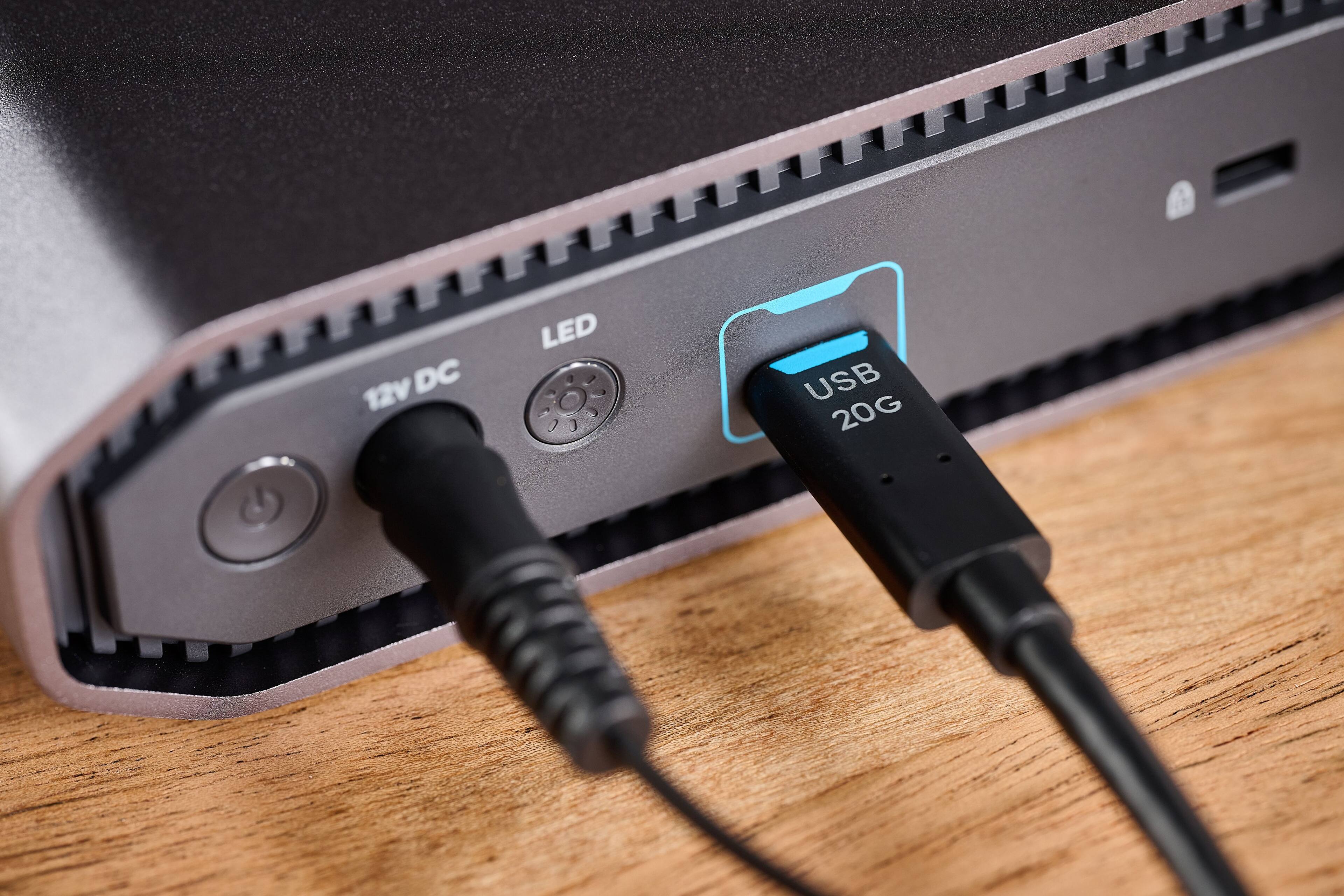 Alt View 1. SanDisk Professional - G-DRIVE 18TB External USB-C 3.2 Gen2 Hard Drive - Black.