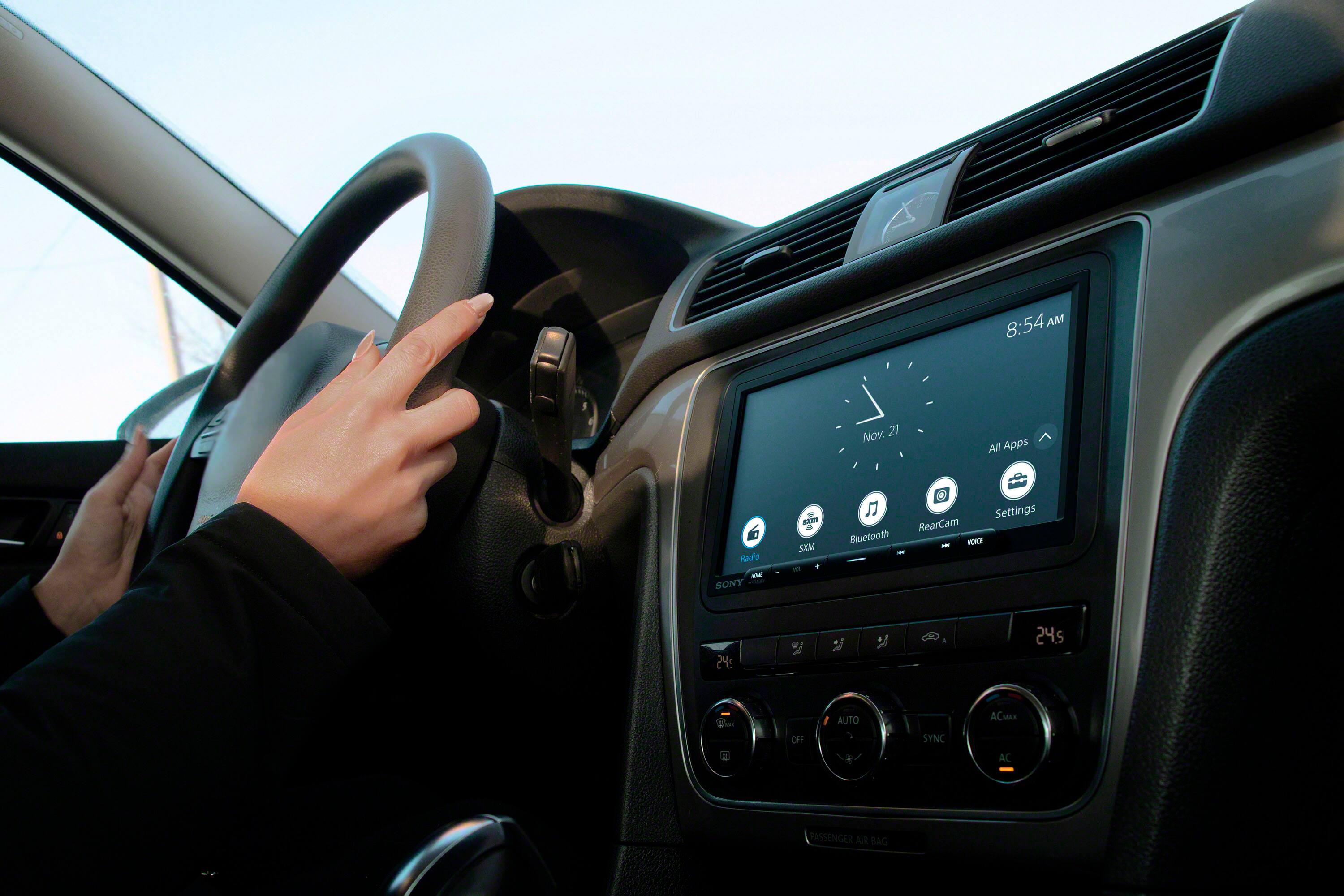 Alt View 19. Sony - 7" Wireless Apple CarPlay and Android Auto Digital Media Receiver Maestro Compatible - Black.