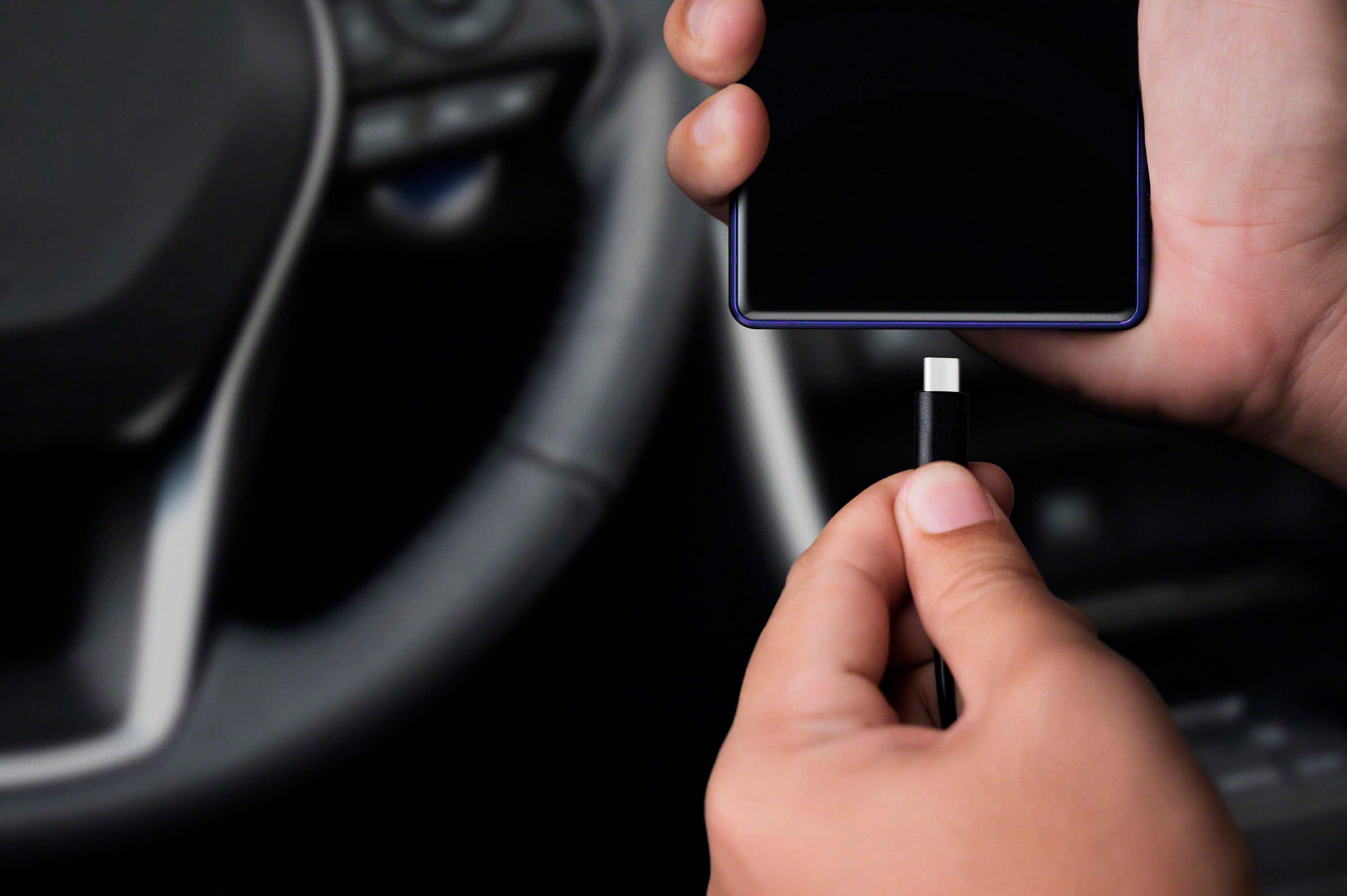 Alt View 21. Sony - 7" Wireless Apple CarPlay and Android Auto Digital Media Receiver Maestro Compatible - Black.