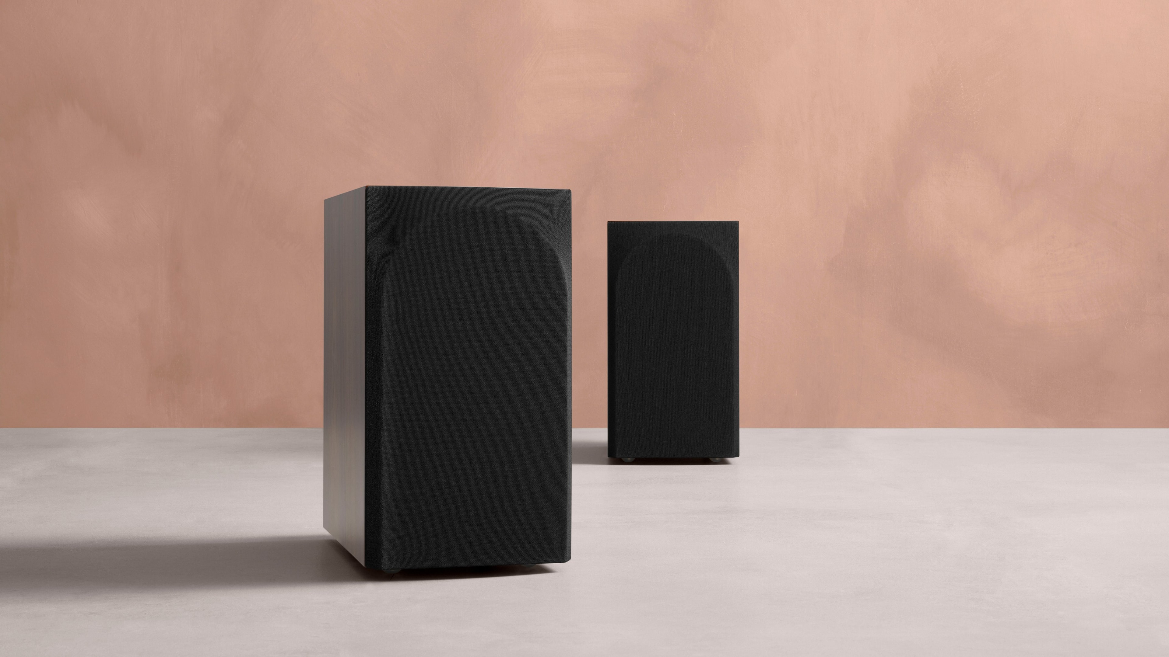 Back. Bowers & Wilkins - 700 Series 3 Bookshelf Speaker with 1" Tweeter and 6.5" Midbass (Pair) - Gloss Black.