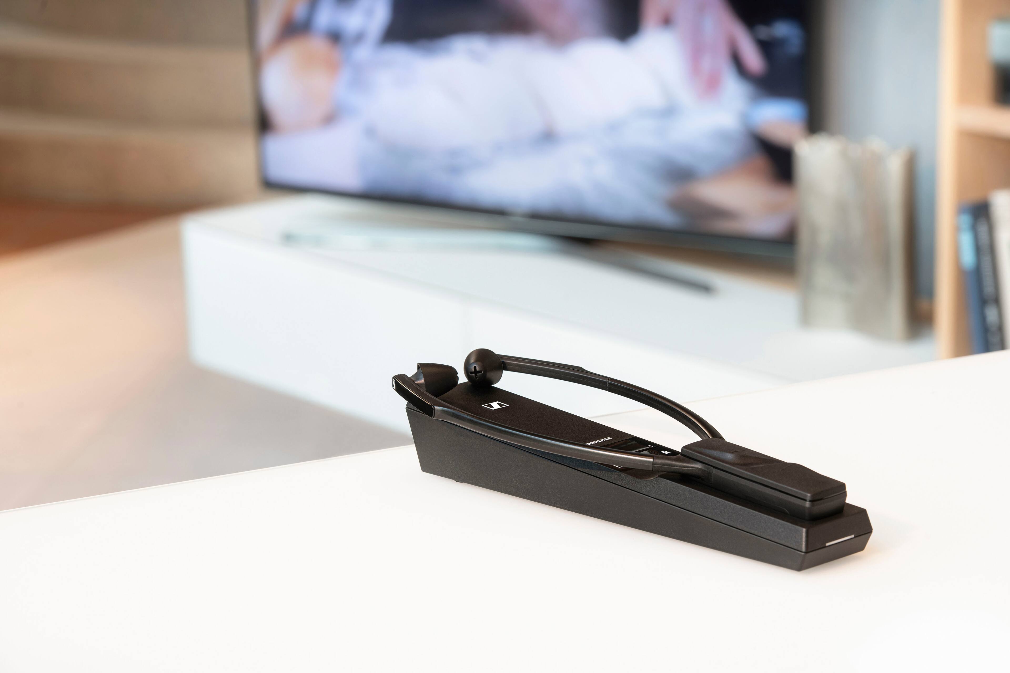 Alt View 19. Sennheiser - RS 5200 Digital Wireless Headphone for TV Listening - Black.