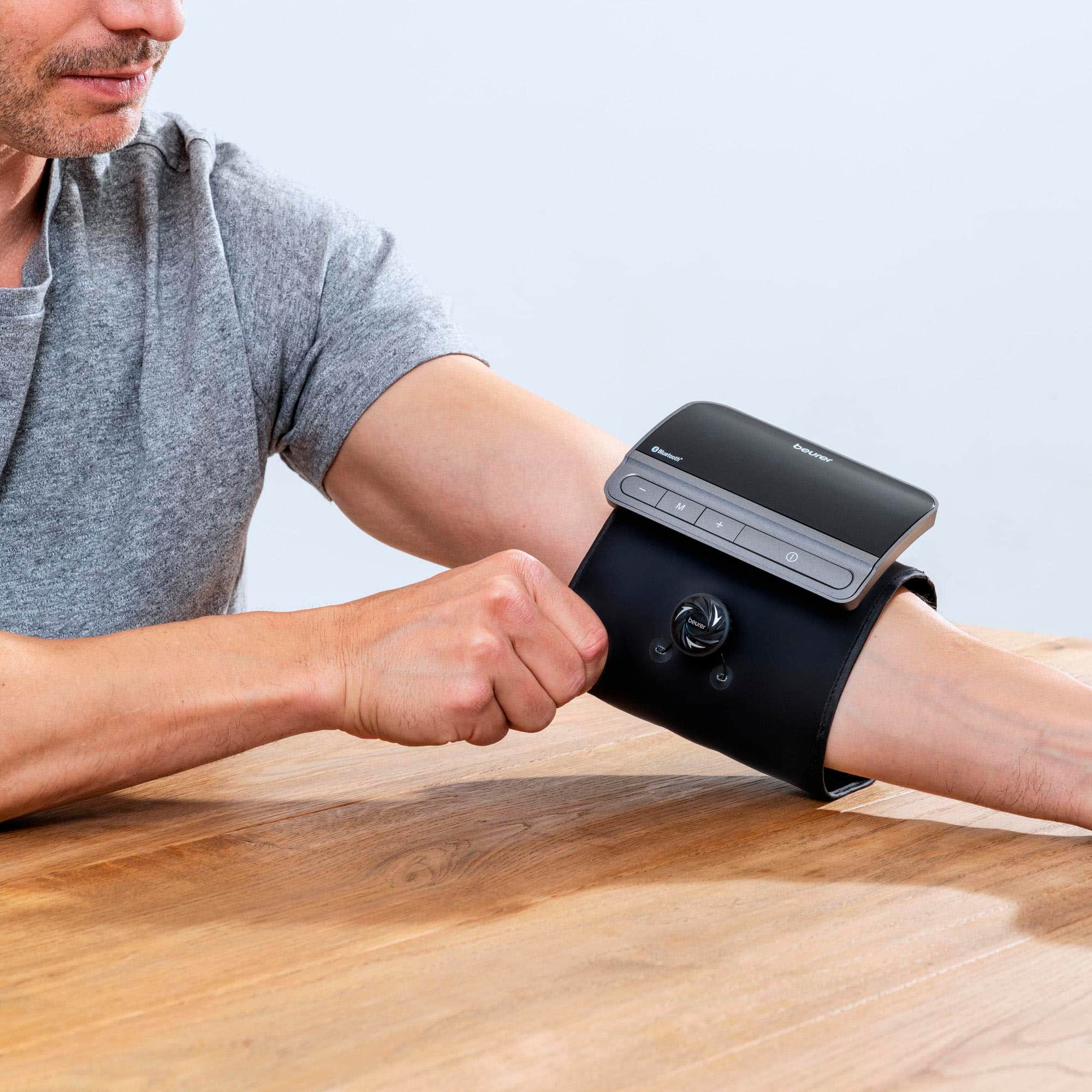 Angle. Beurer - Bluetooth One-Piece Blood Pressure Monitor - Black.