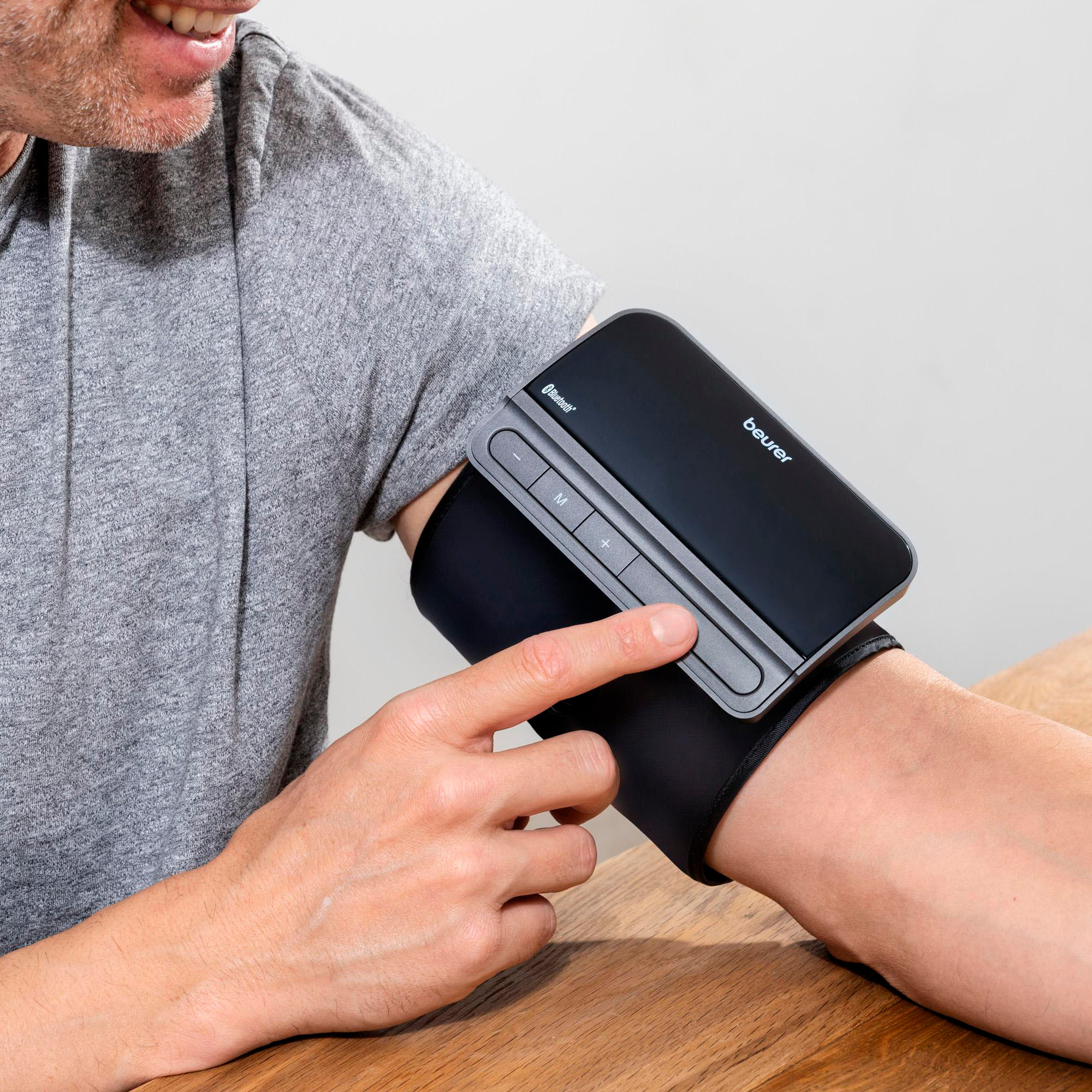Beurer Bluetooth Wrist Blood Pressure Monitor Black BC54 - Best Buy
