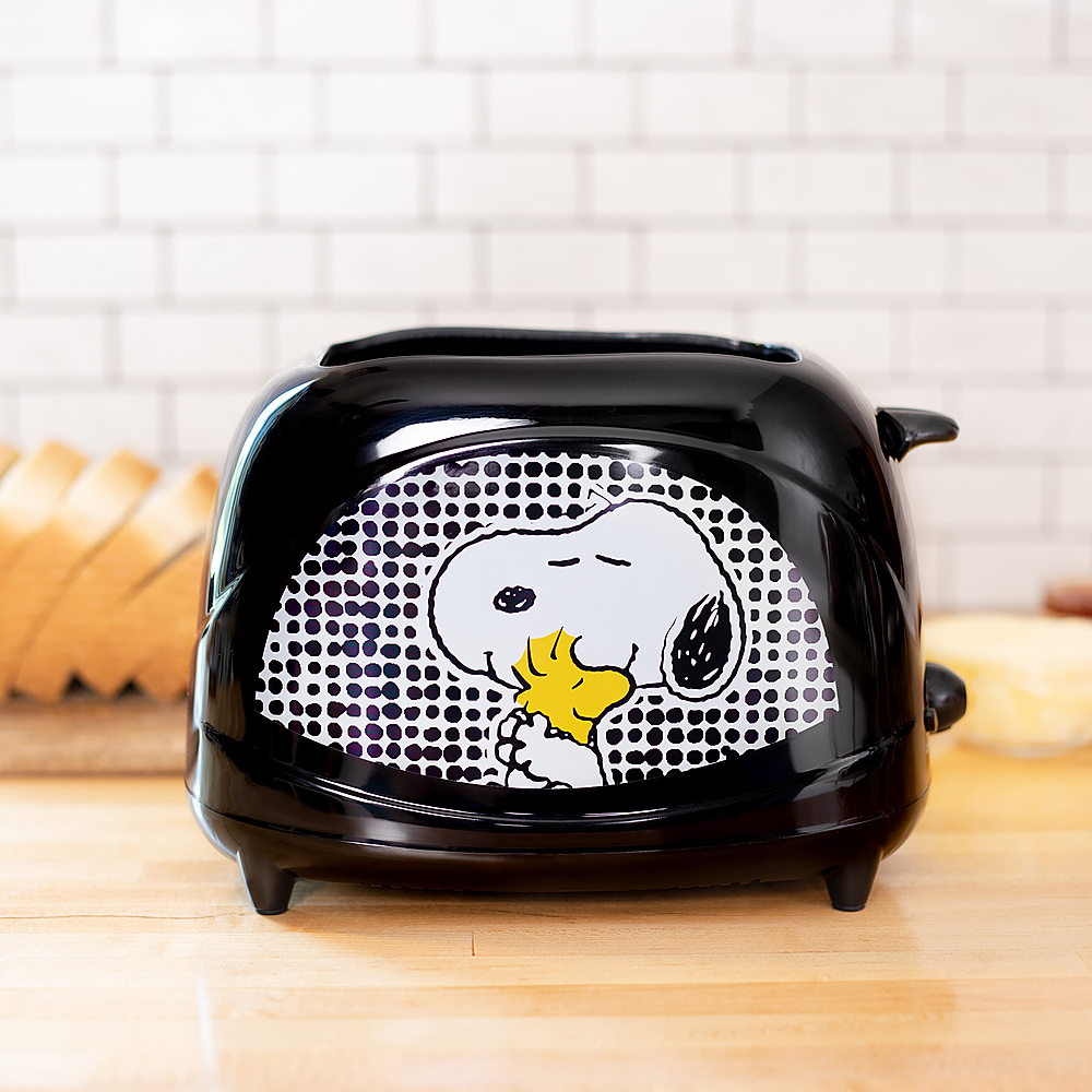 Best Buy: Uncanny Brands Peanuts Snoopy Two-Slice Toaster Black