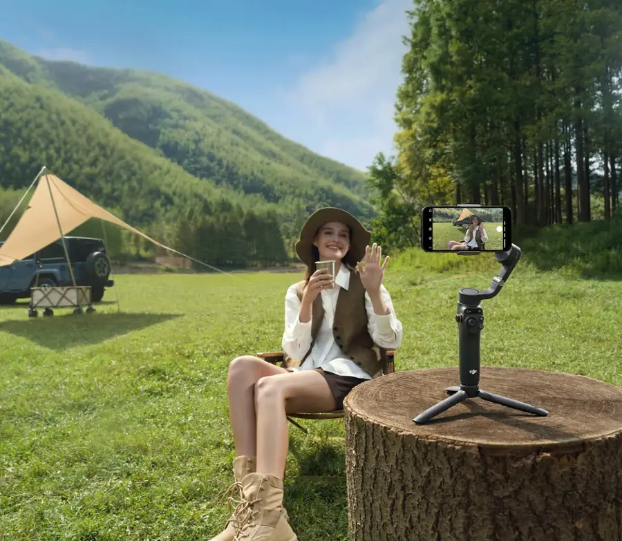 Alt View 21. DJI - Osmo Mobile 6 Smartphone 3-Axis Gimbal Stabilizer - Gray.