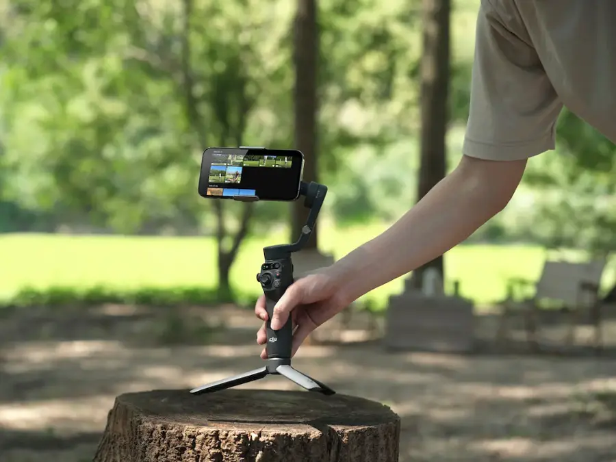 Alt View 20. DJI - Osmo Mobile 6 Smartphone 3-Axis Gimbal Stabilizer - Gray.
