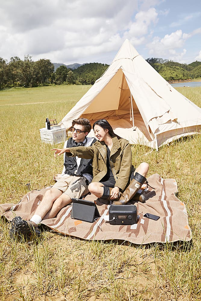 Alt View 16. EcoFlow - RIVER Mini Portable Power Station - Black.