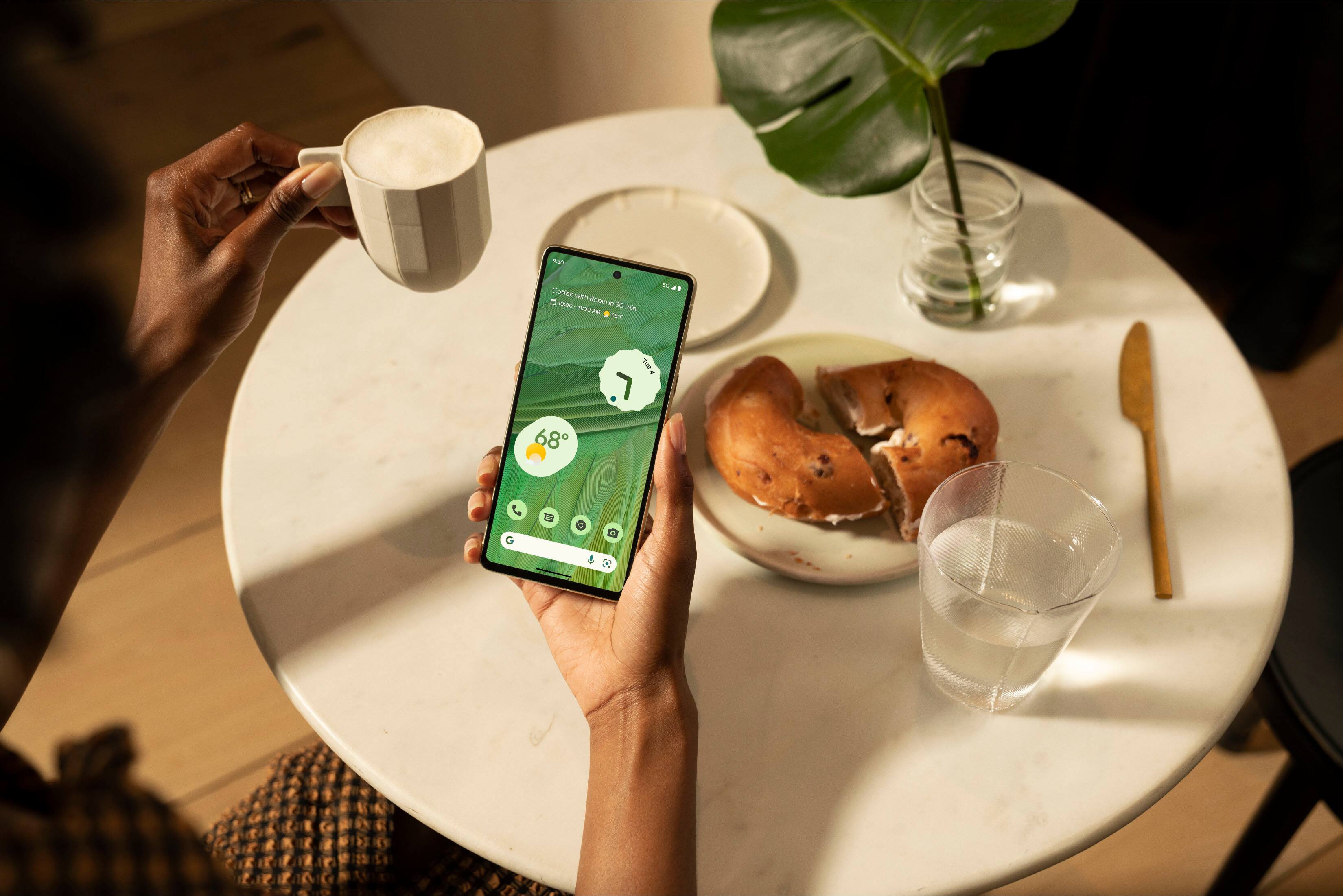 Alt View 11. Google - Pixel 7 128GB (Unlocked) - Lemongrass.