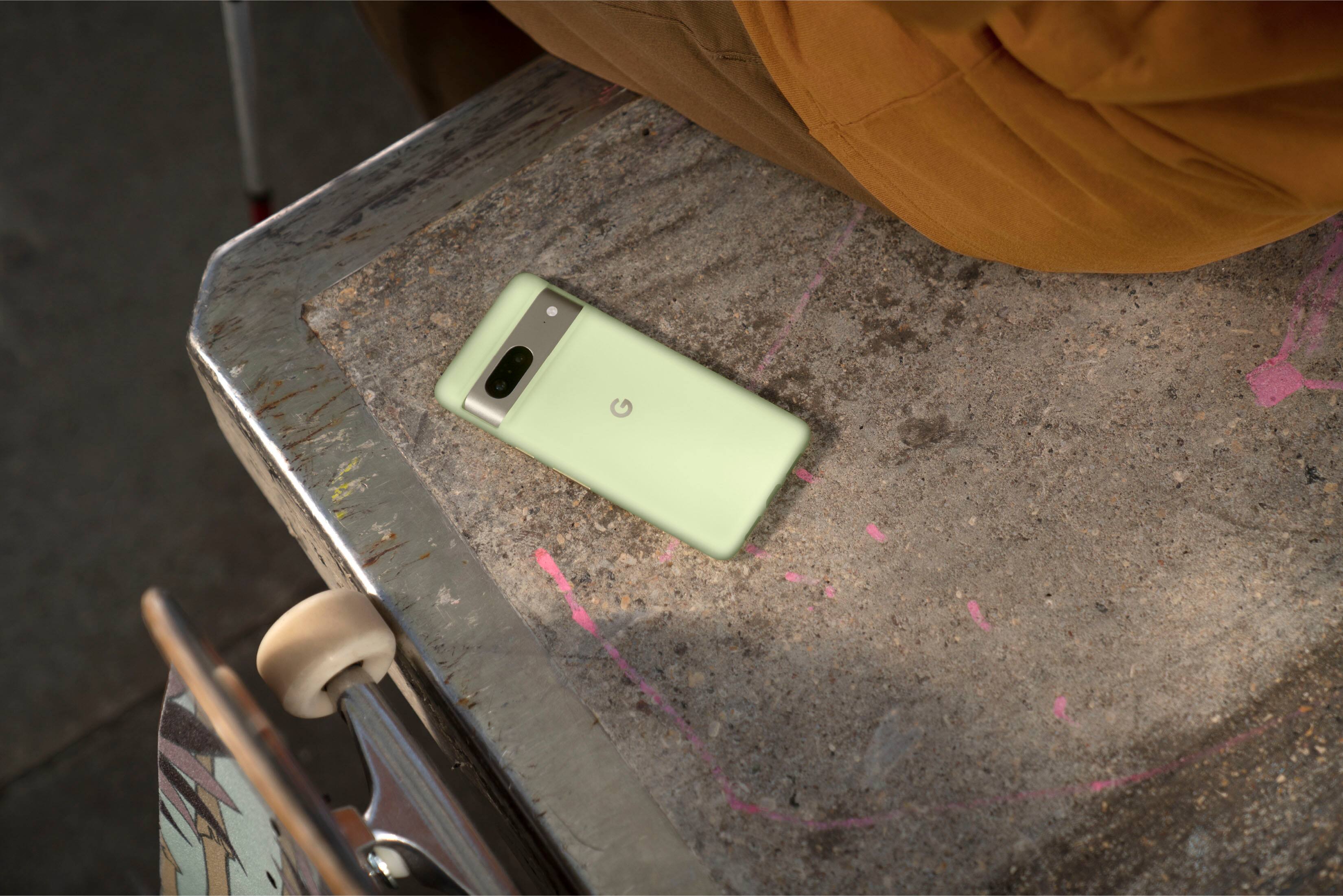 Alt View 12. Google - Pixel 7 128GB (Unlocked) - Lemongrass.