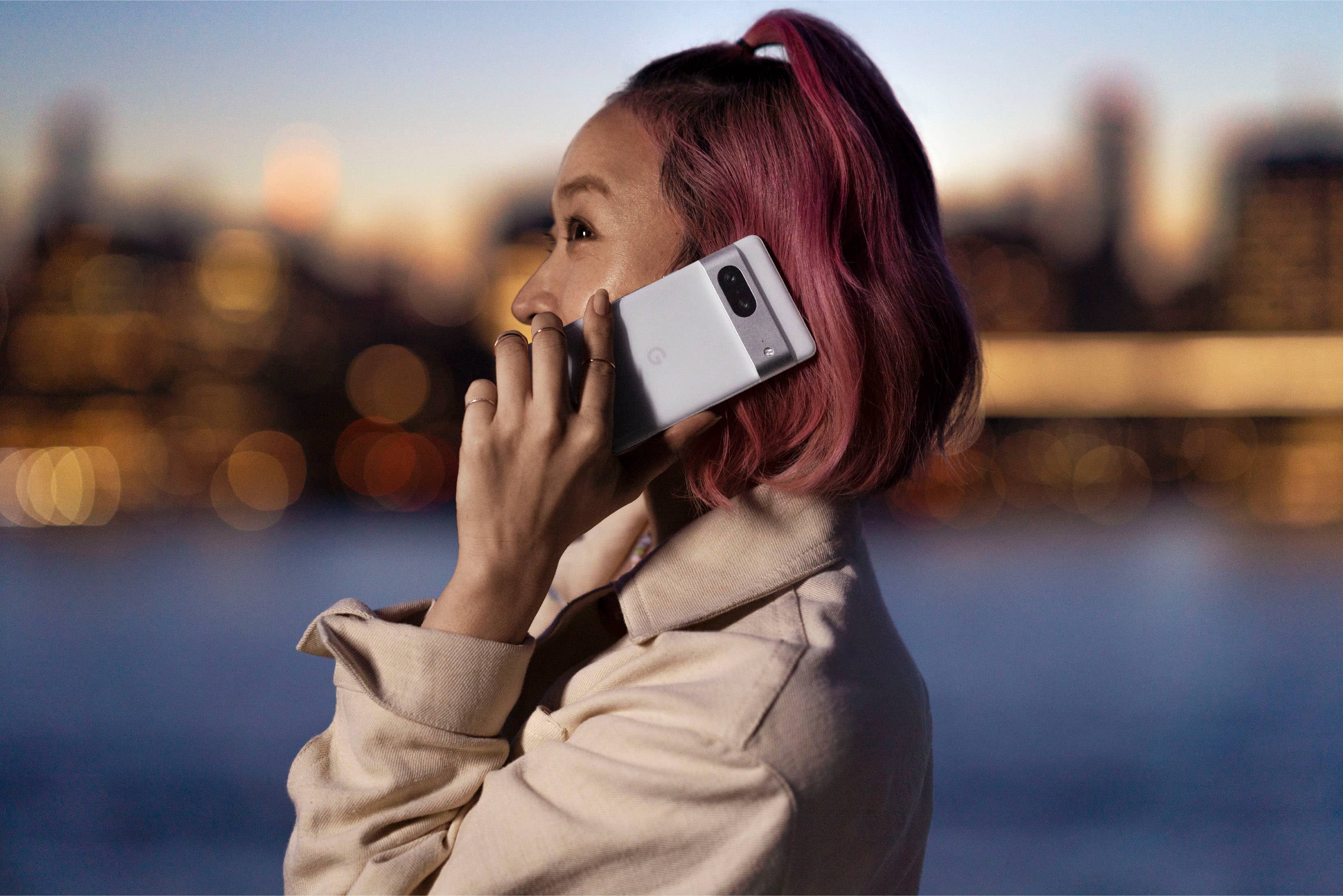 Alt View 12. Google - Pixel 7 256GB (Unlocked) - Snow.