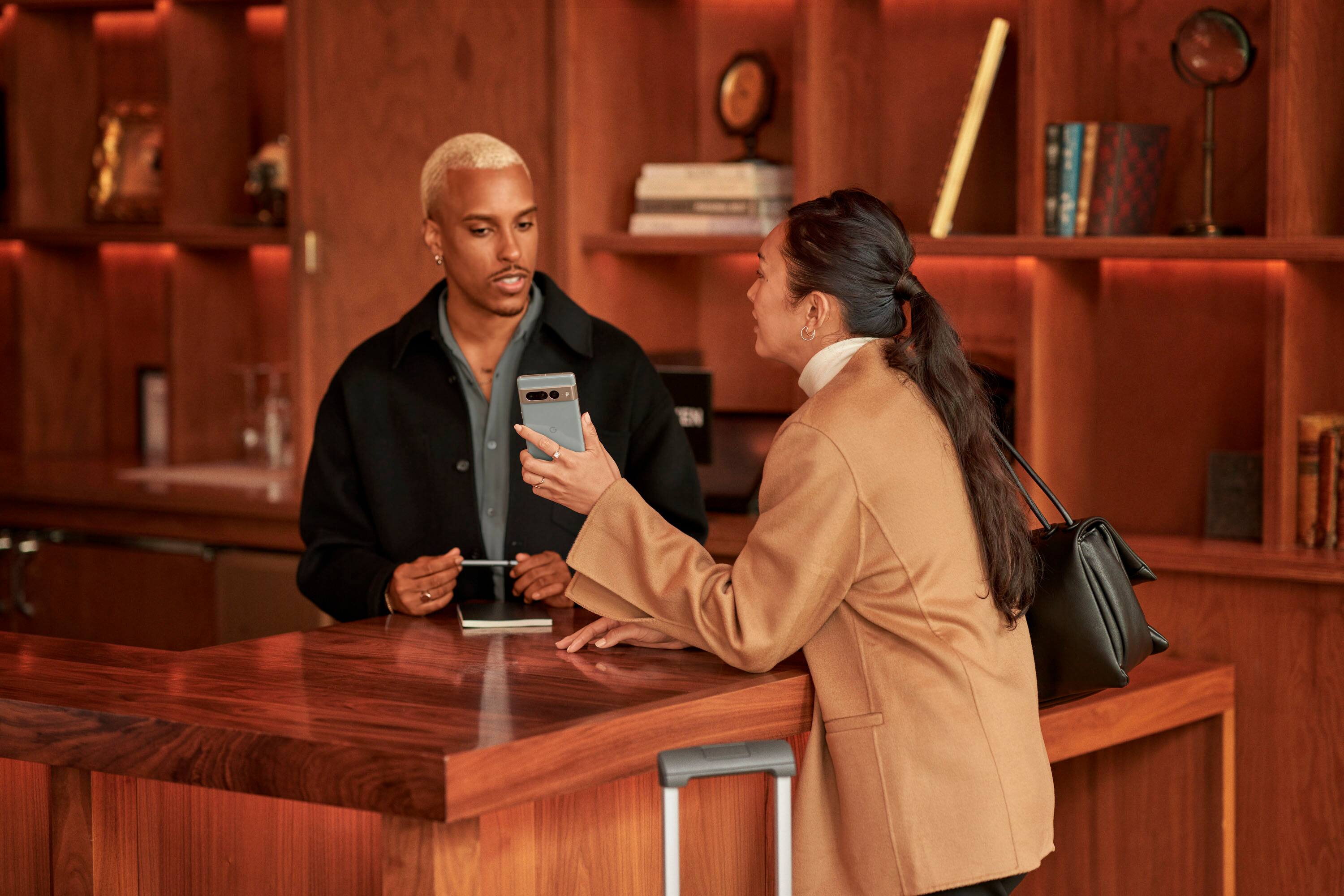 Alt View 12. Google - Pixel 7 Pro 128GB (Unlocked) - Hazel.