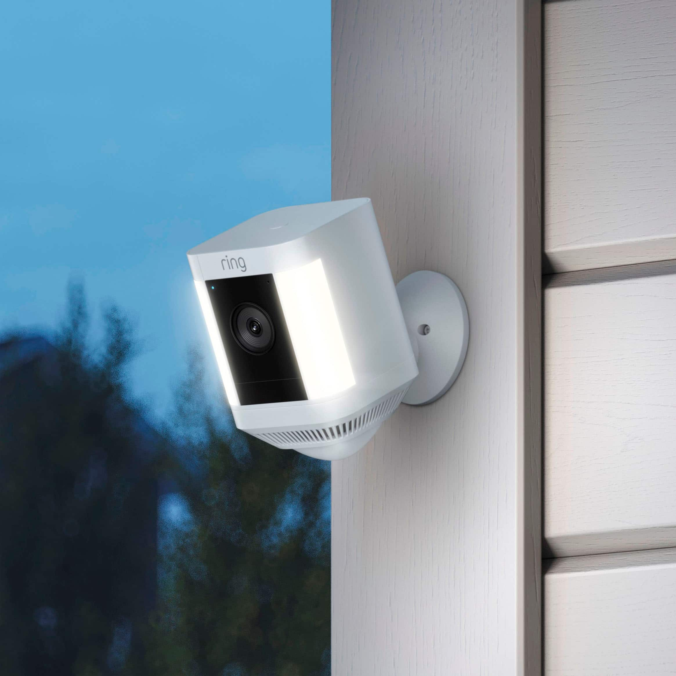 Ring Spotlight Cam Plus, Solar | Two-Way Talk, Color Night Vision, and  Security Siren (2022 release) - White