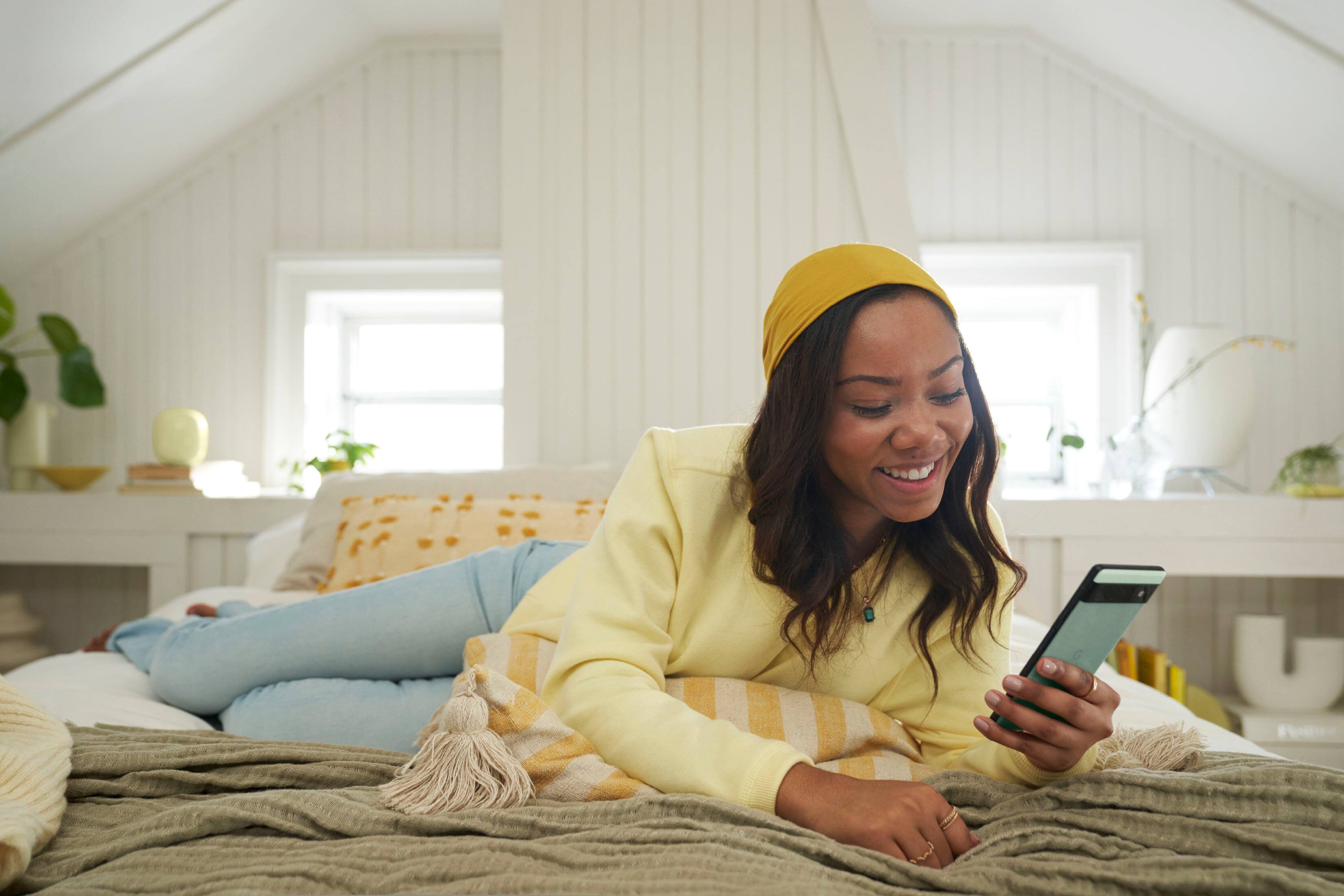 Alt View 12. Google - Nest Wi-fi Pro 6e AXE5400 Mesh Router - Lemongrass.