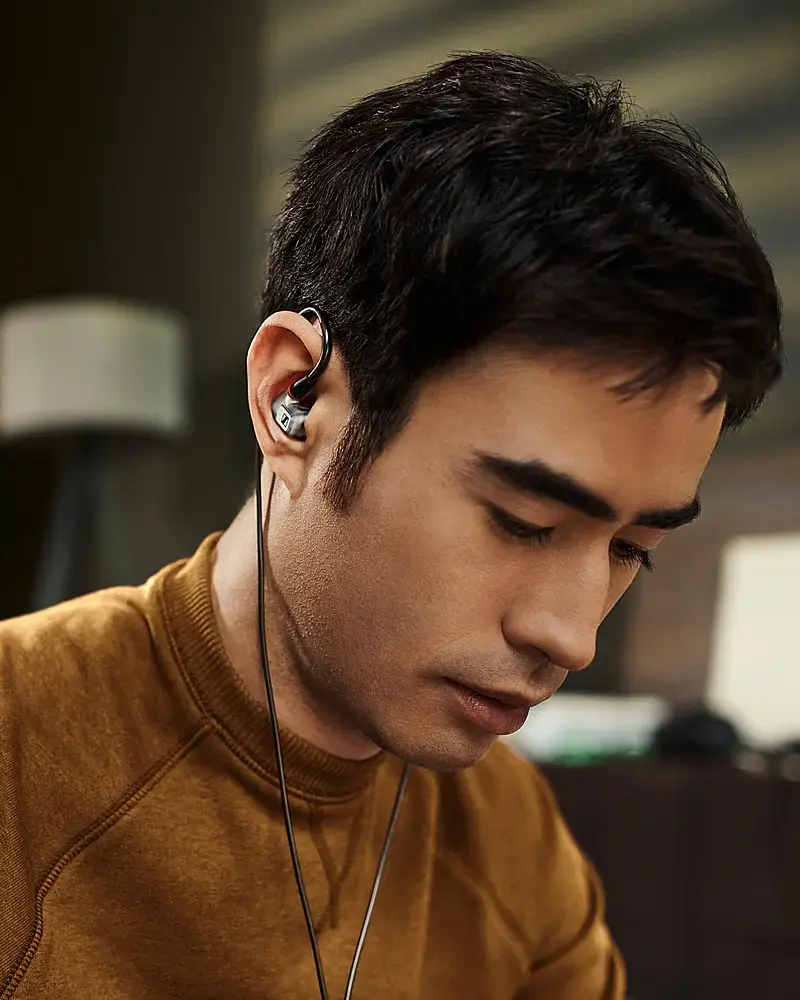 Alt View 34. Sennheiser - IE 900 In-Ear Audiophile Headphones - TrueResponse Transducers with X3R Technology for Balanced Sound - Silver.