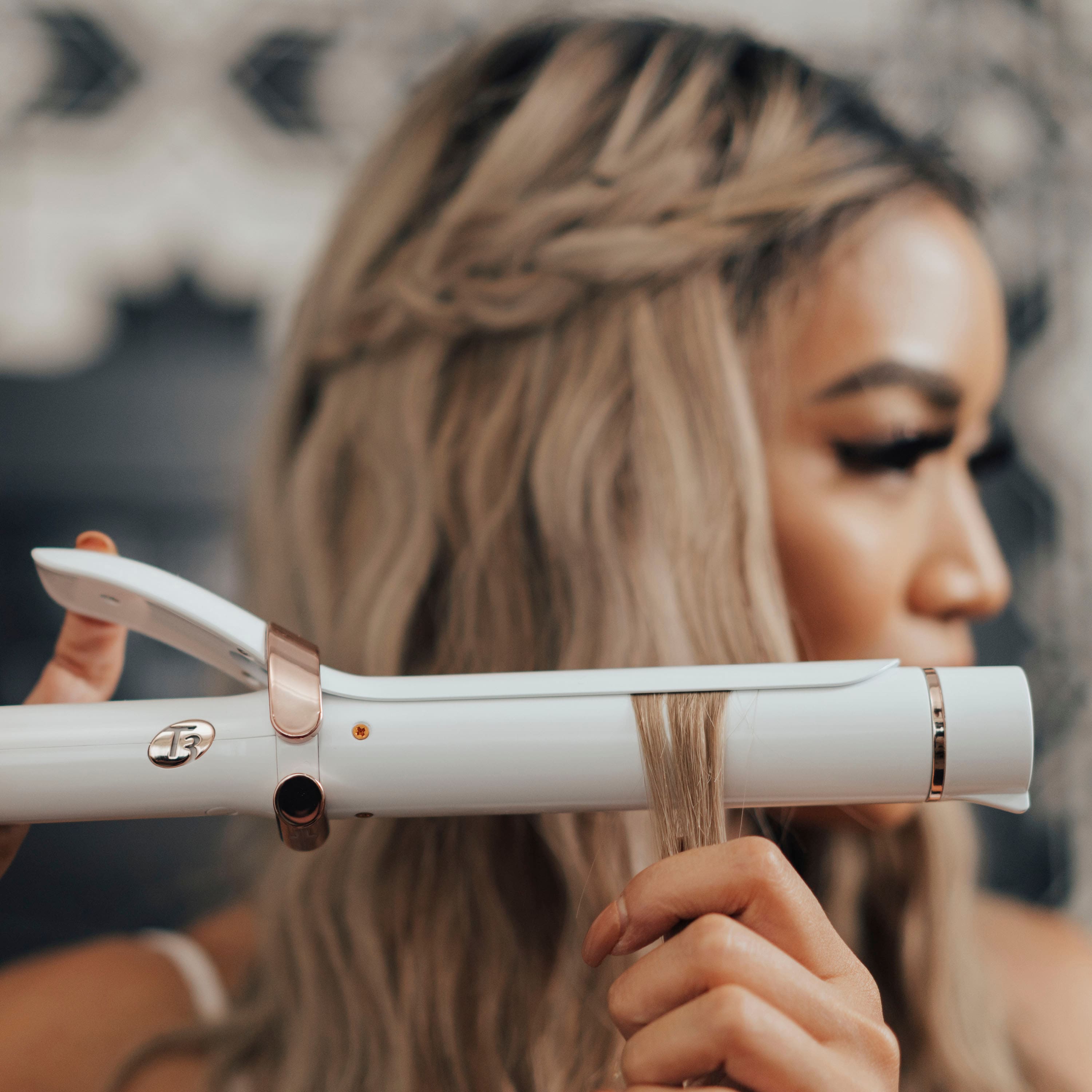 Alt View 22. T3 - SinglePass Curl 1.25" Ceramic Long Barrel Curling and Wave Iron - White & Rose Gold.
