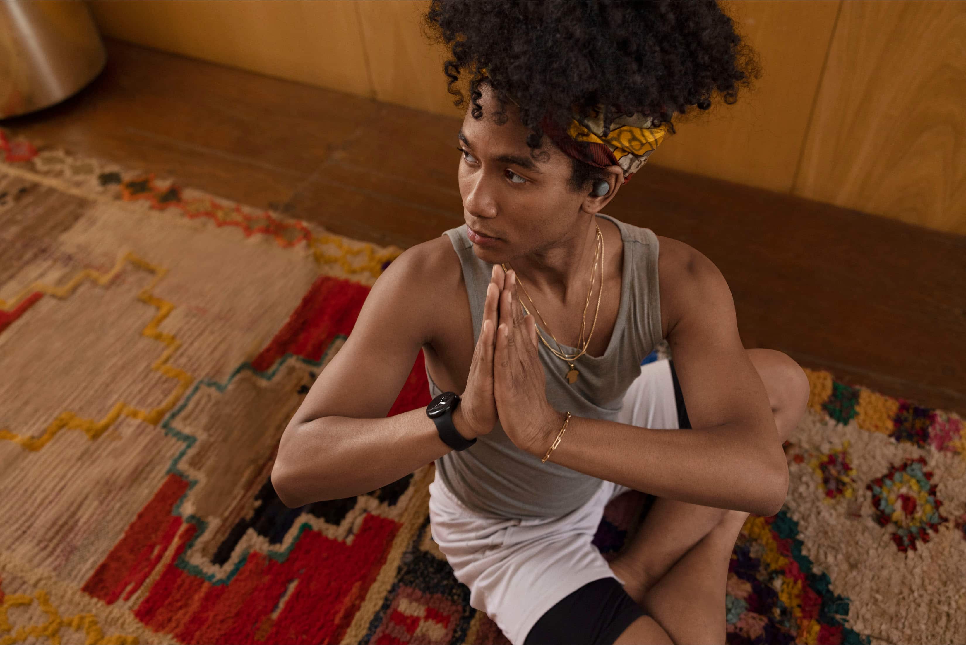 Alt View 3. Google - Pixel Watch Smartwatch 41mm with Obsidian Active Band Wifi/BT - Black Stainless Steel.