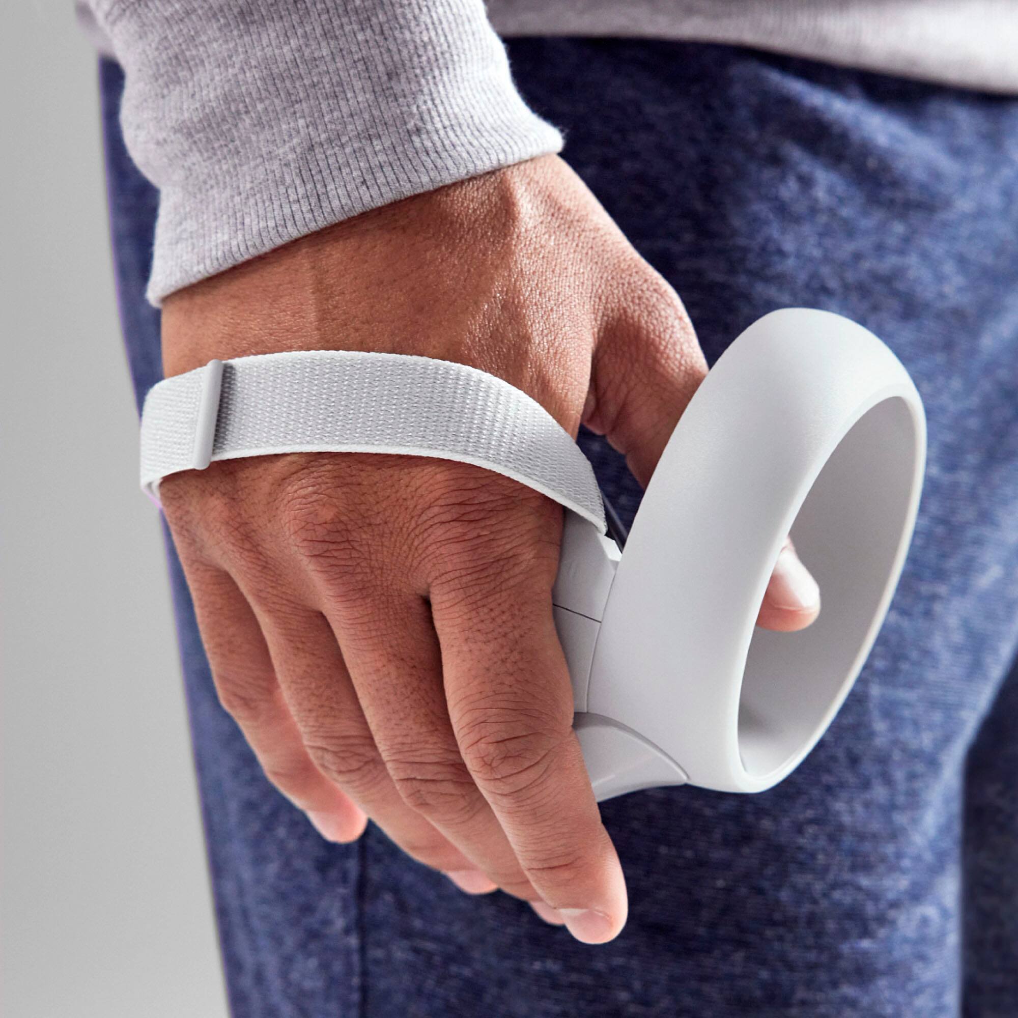 Alt View 11. Meta - Quest 2 Active Pack.