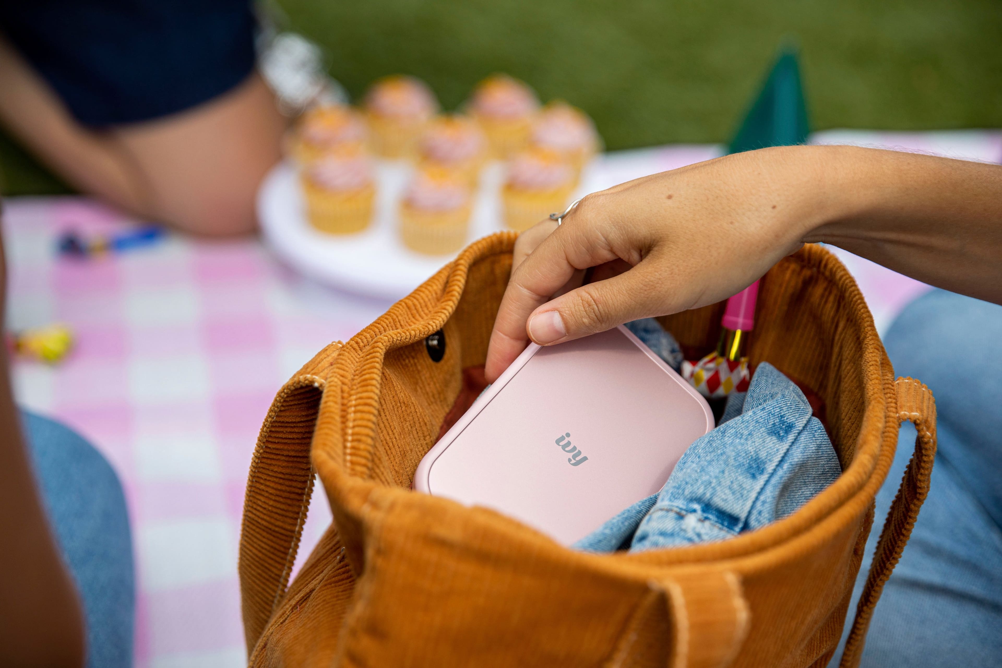 Alt View 21. Canon - IVY 2 Mini Photo Printer - Blush Pink.