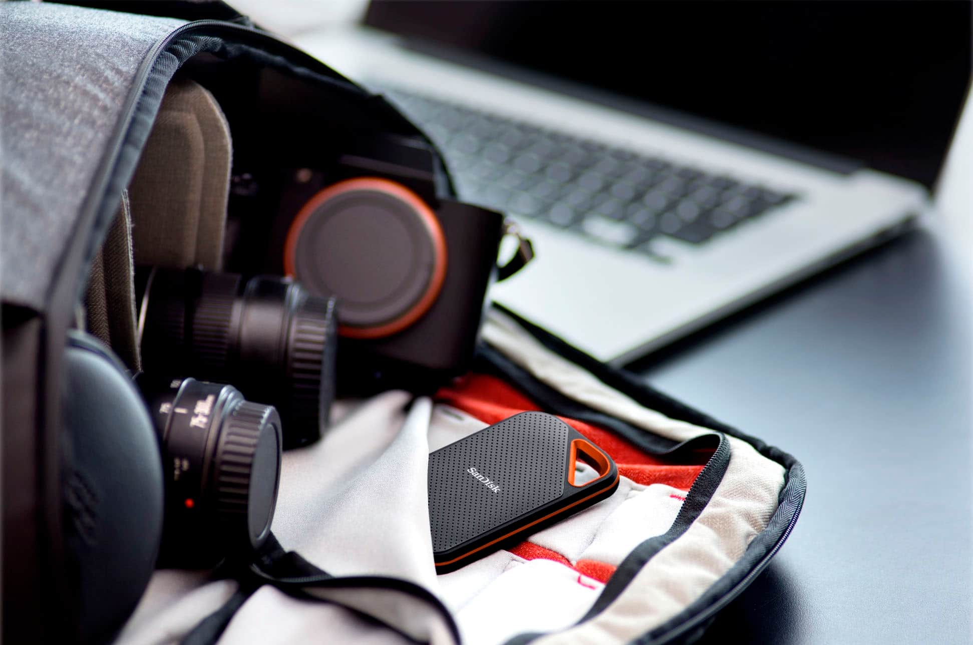 Alt View 15. SanDisk - Extreme Pro Portable 4TB External USB-C NVMe SSD - Black.