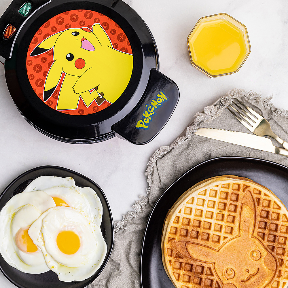 Best Buy: Uncanny Brands Dragon Ball Z Waffle Maker Yellow WM1-DBZ-DB1