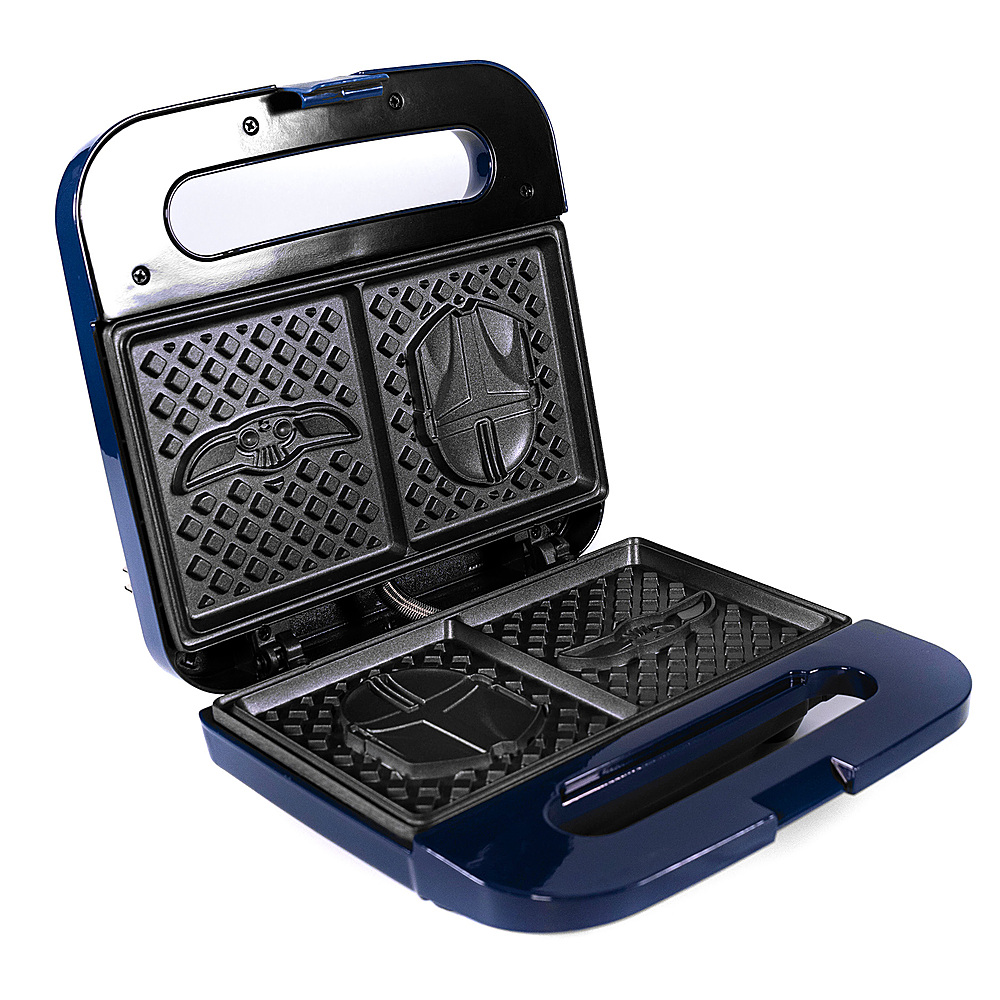 Best Buy: Uncanny Brands Star Wars Mini Waffle Maker Set Black WM4-SRW-DVDS