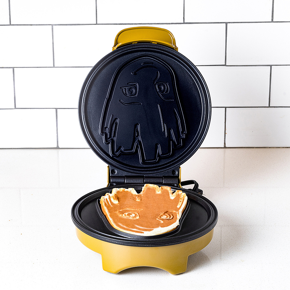 Uncanny Brands Marvel's Deadpool Waffle Maker